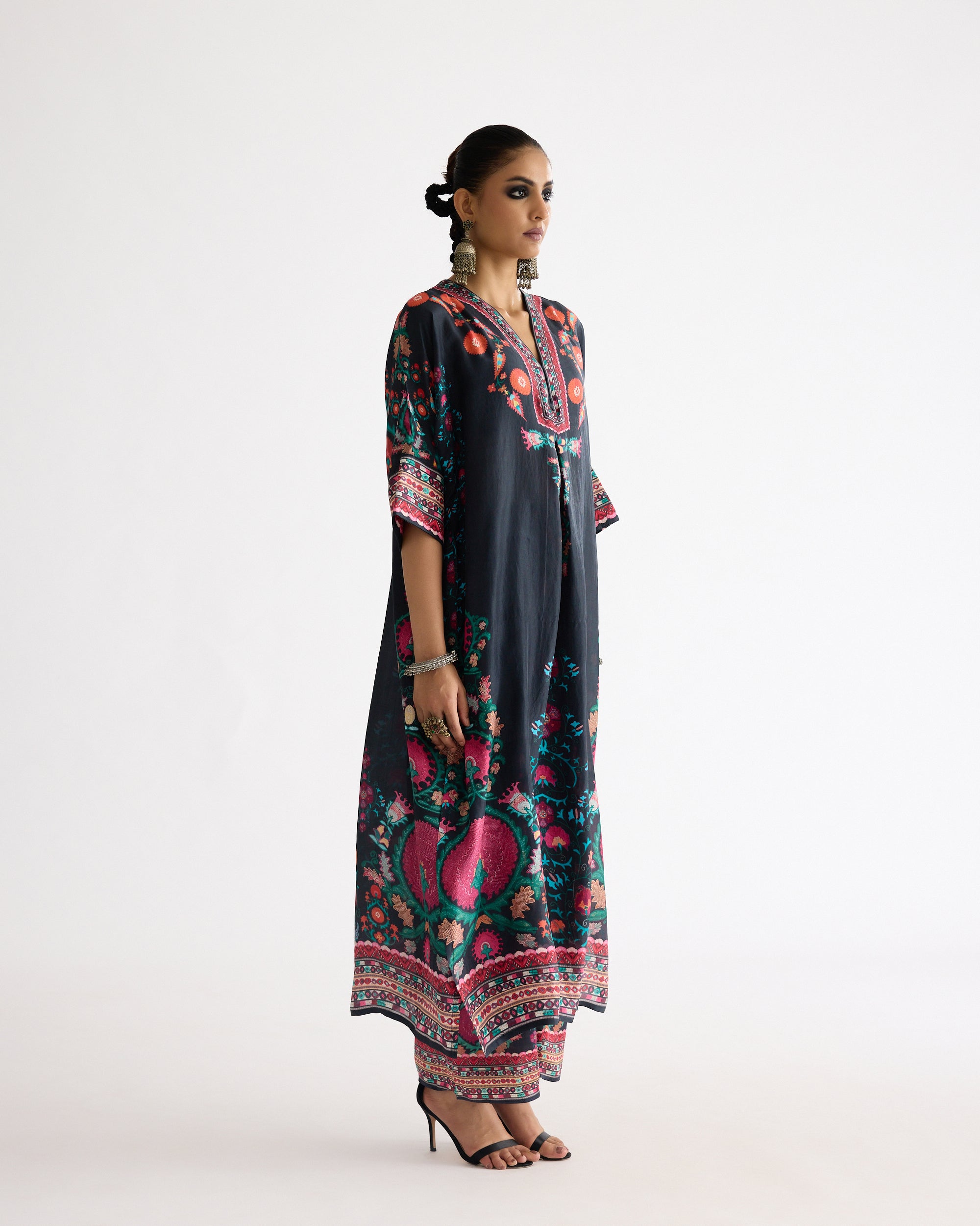 A Bukhara Summer : Banera - Multi