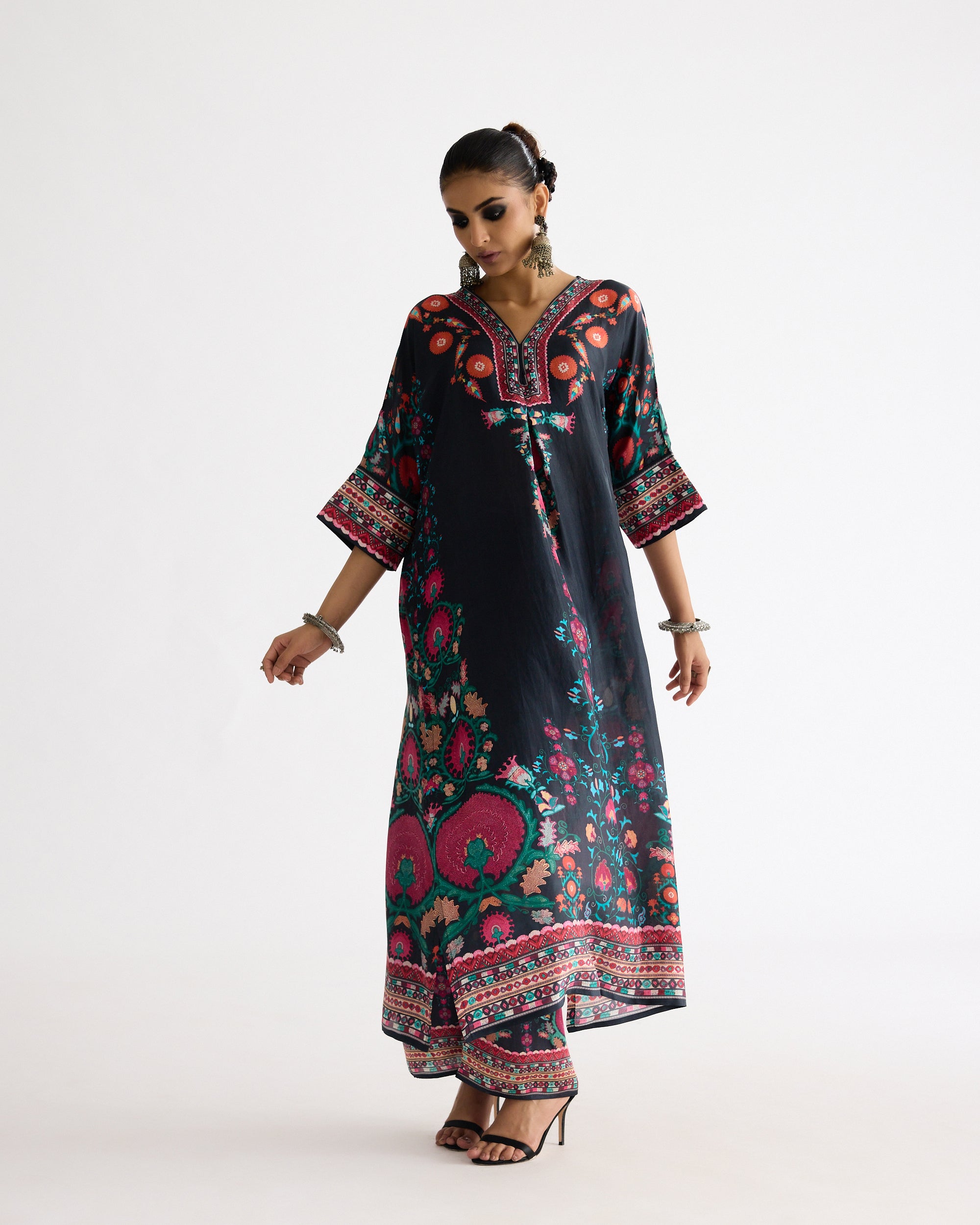 A Bukhara Summer : Banera - Multi