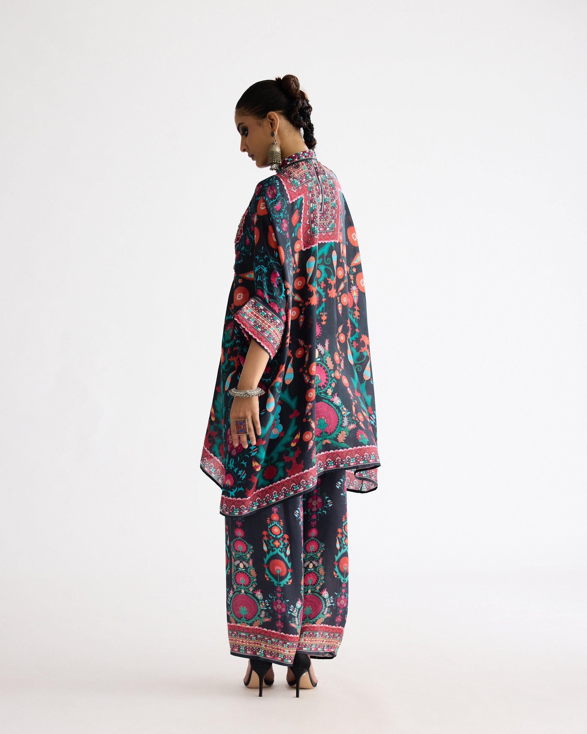 A Bukhara Summer : Chanel 36" - Multi