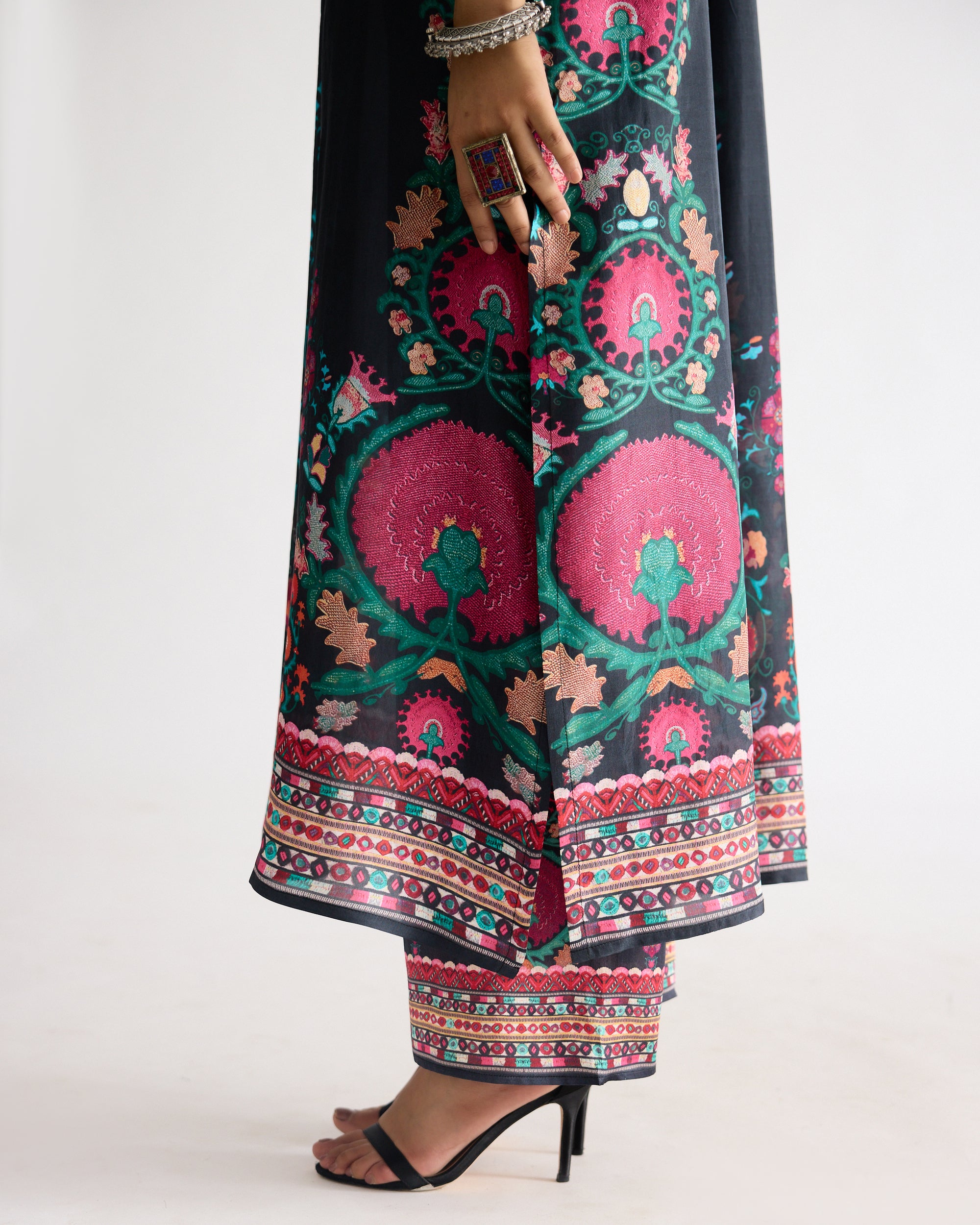 A Bukhara Summer : Banera - Multi