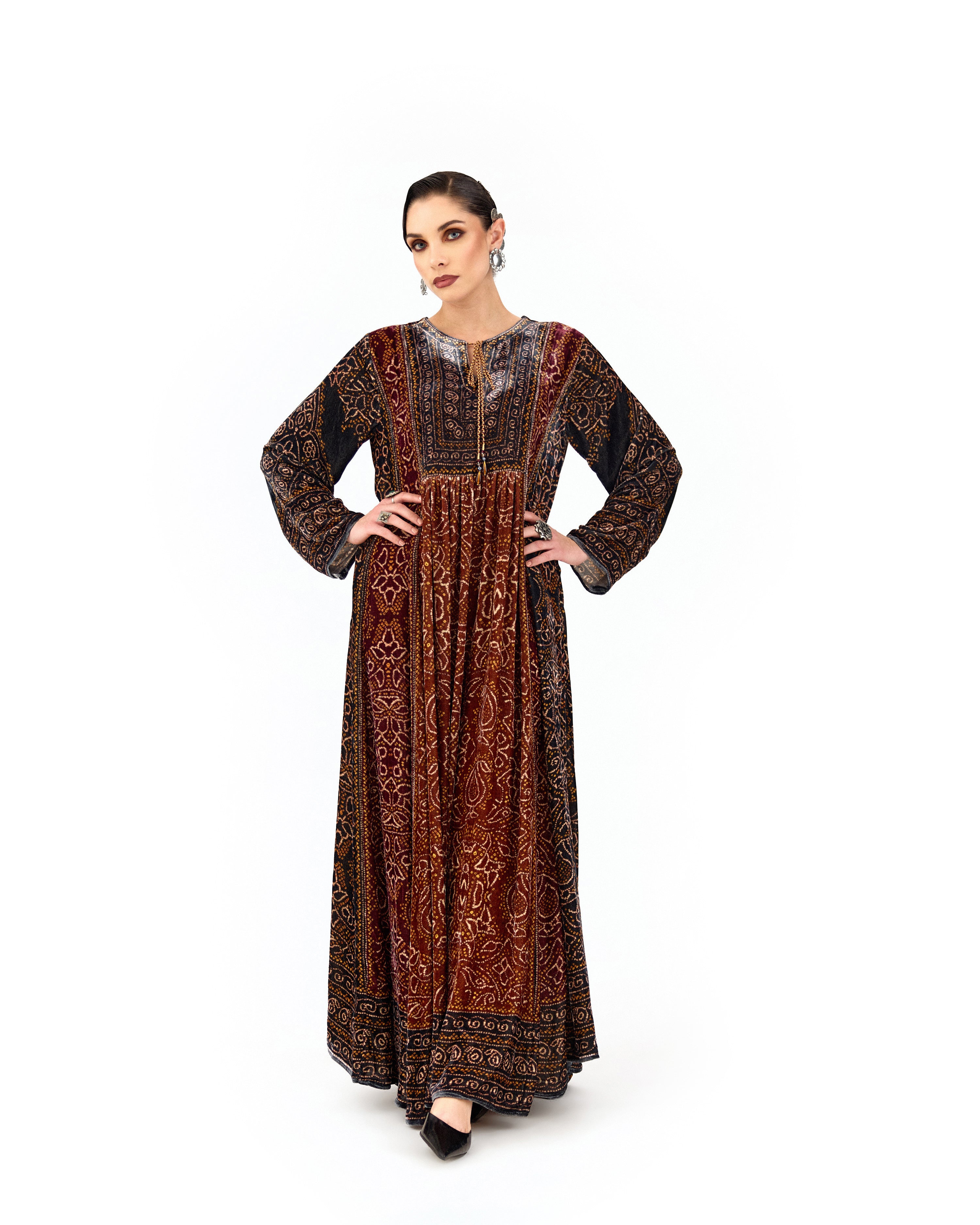 BHANDHEJ : Anisha