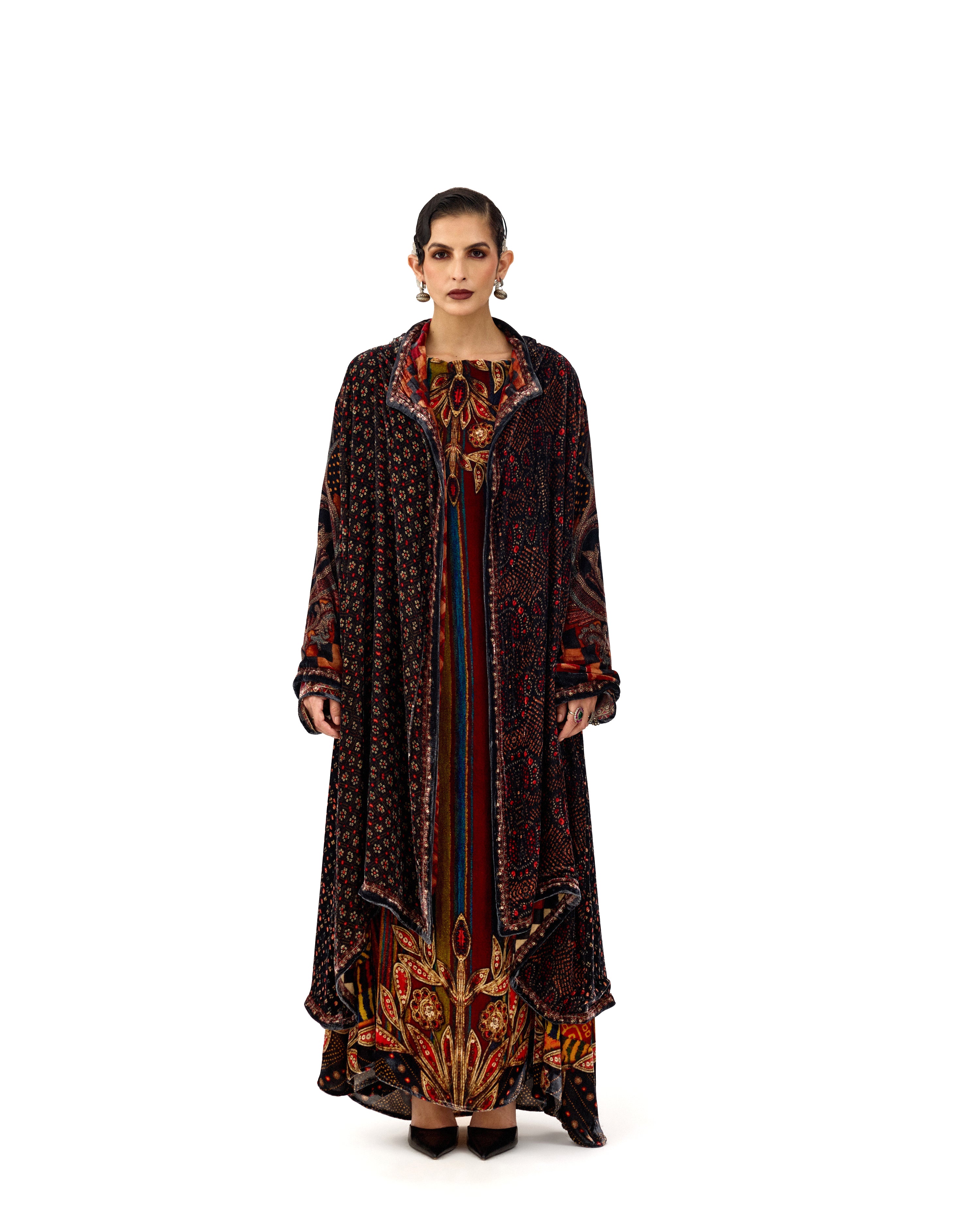 TIJORI : Adhira
