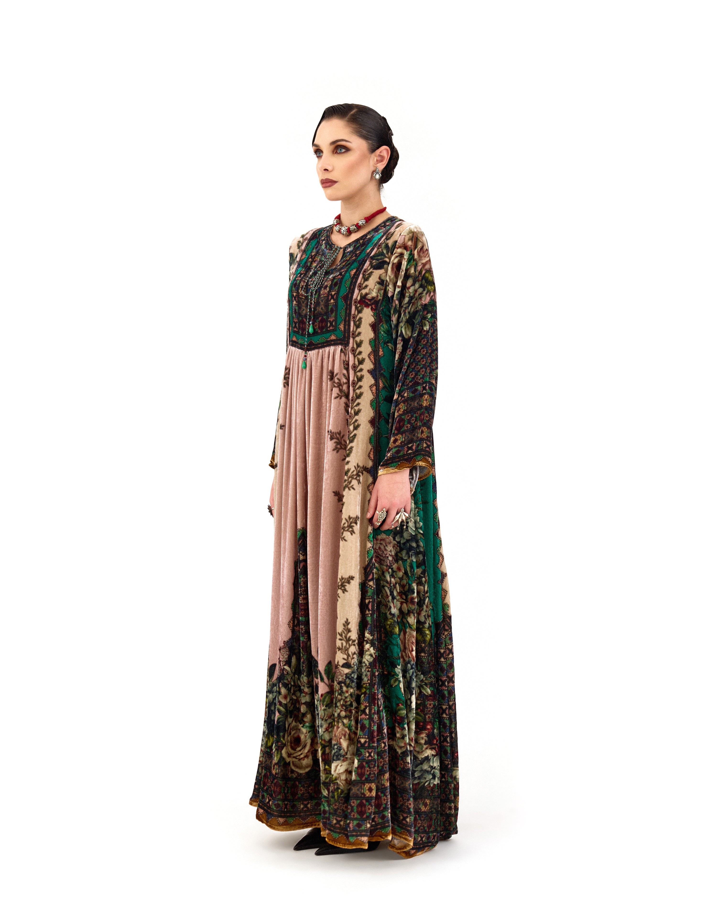 NOTTING HILL : Anisha