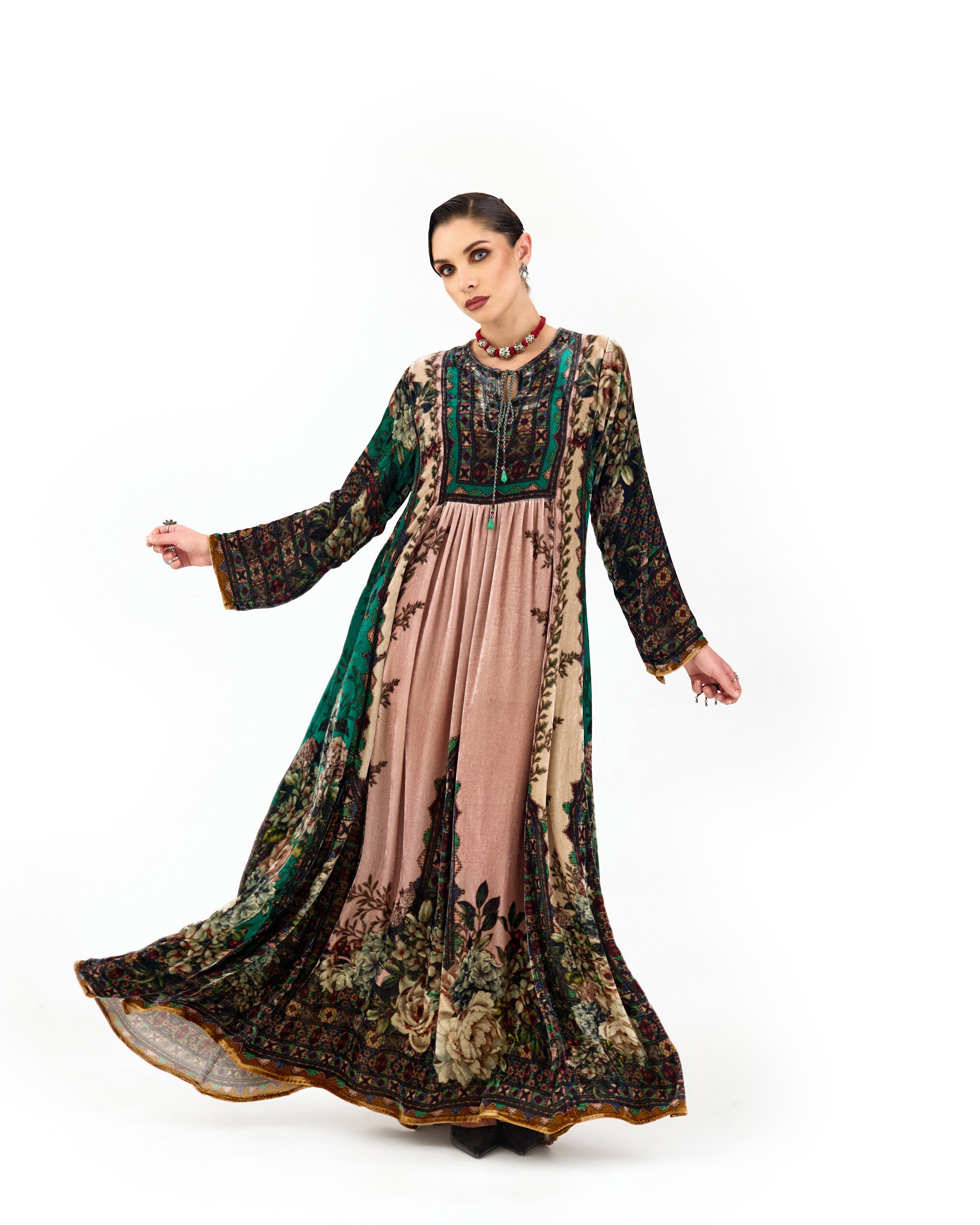 NOTTING HILL : Anisha