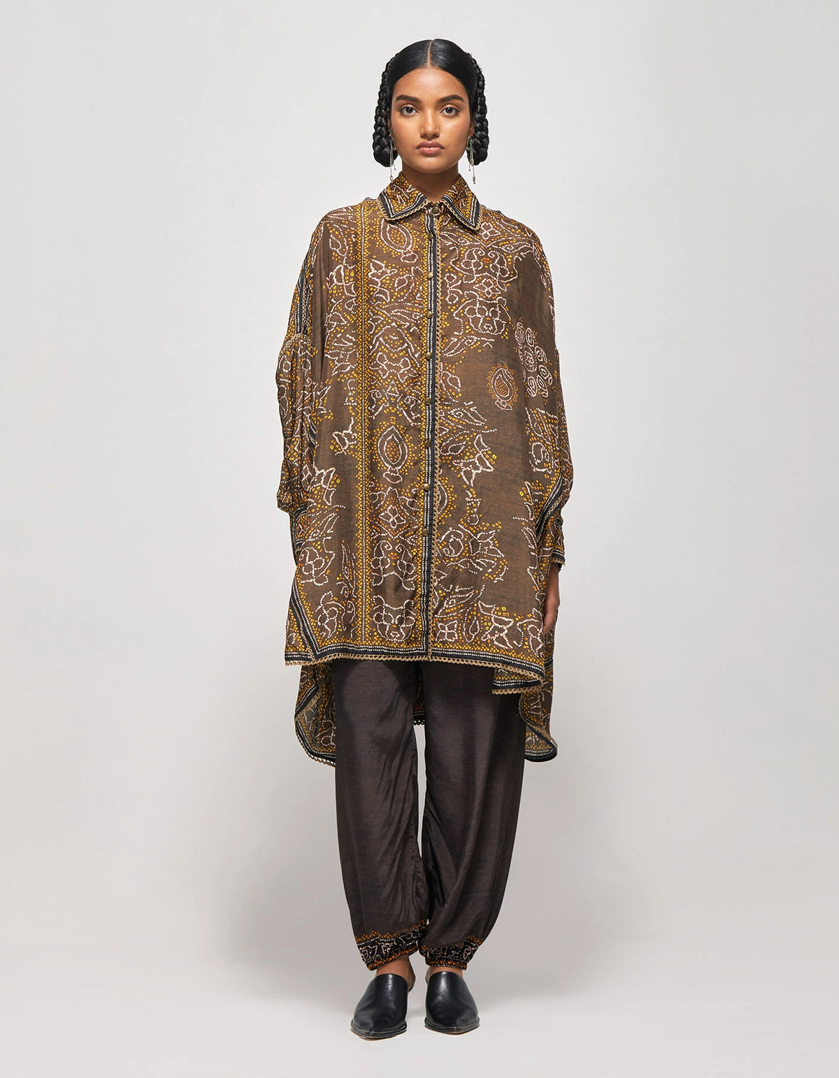 BANDHEJ : Nilomi