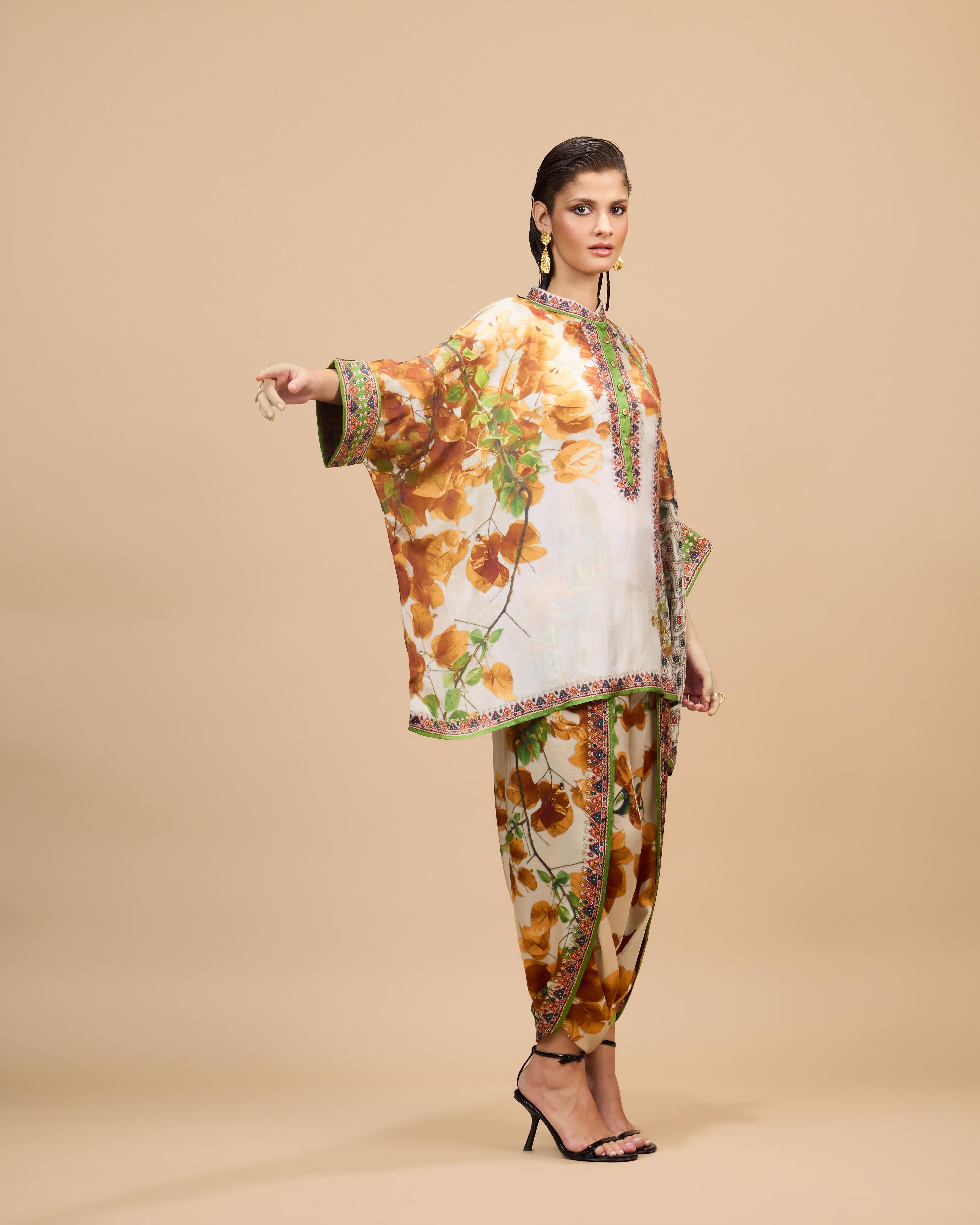 Letters to Juliet : Chanel/Sonth - Mustard/Pale Gold