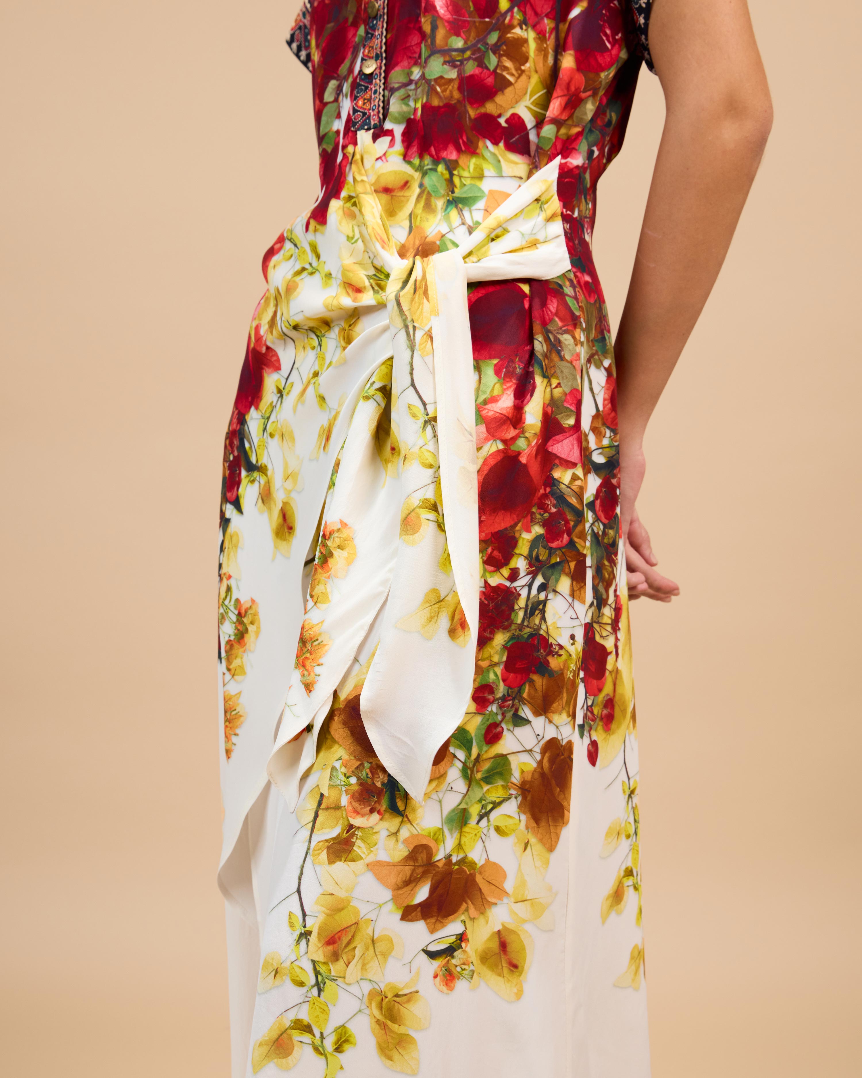 Letters to Juliet : Aria - Red/Rust/Gold