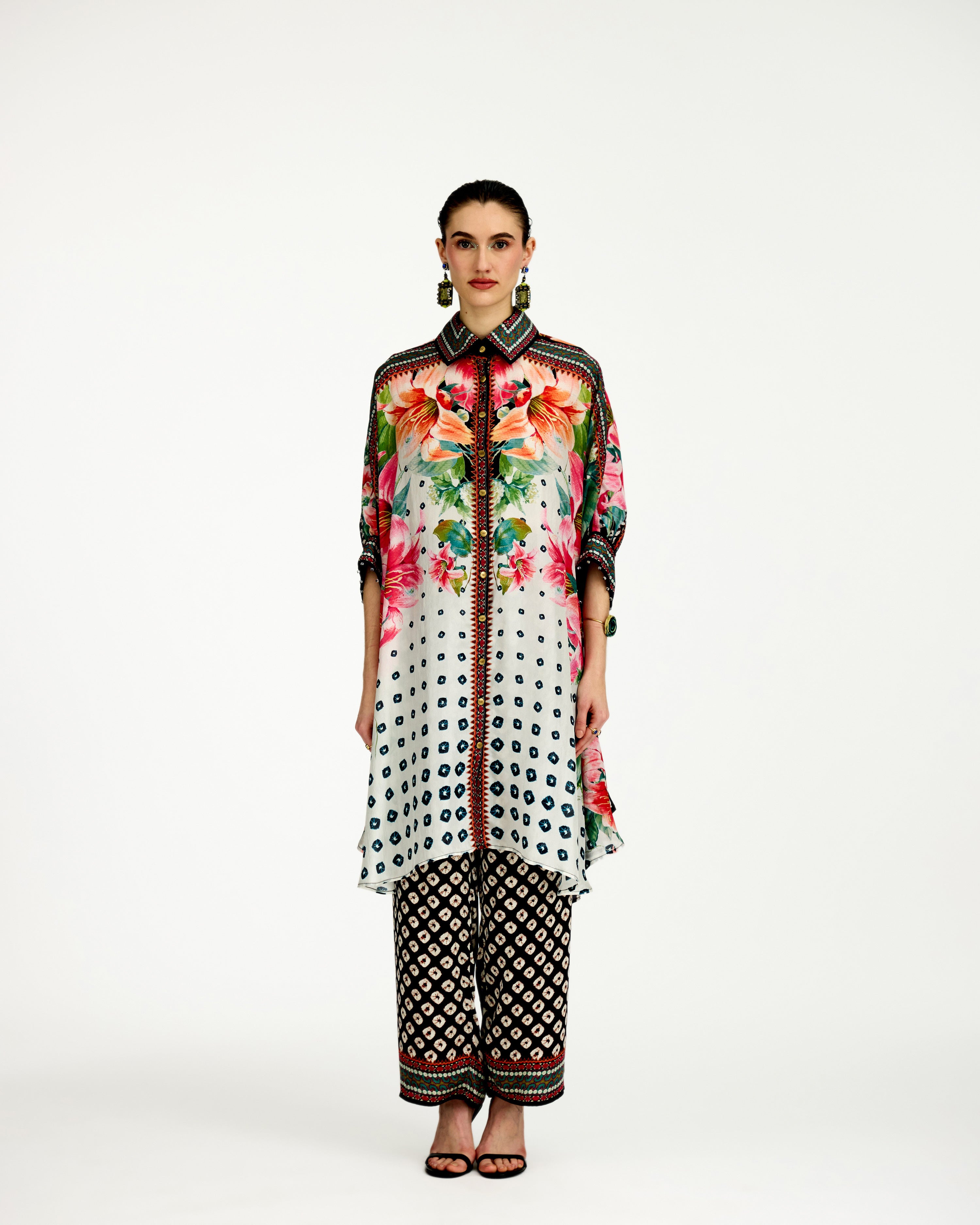 Lilium : Kamara - White/Black