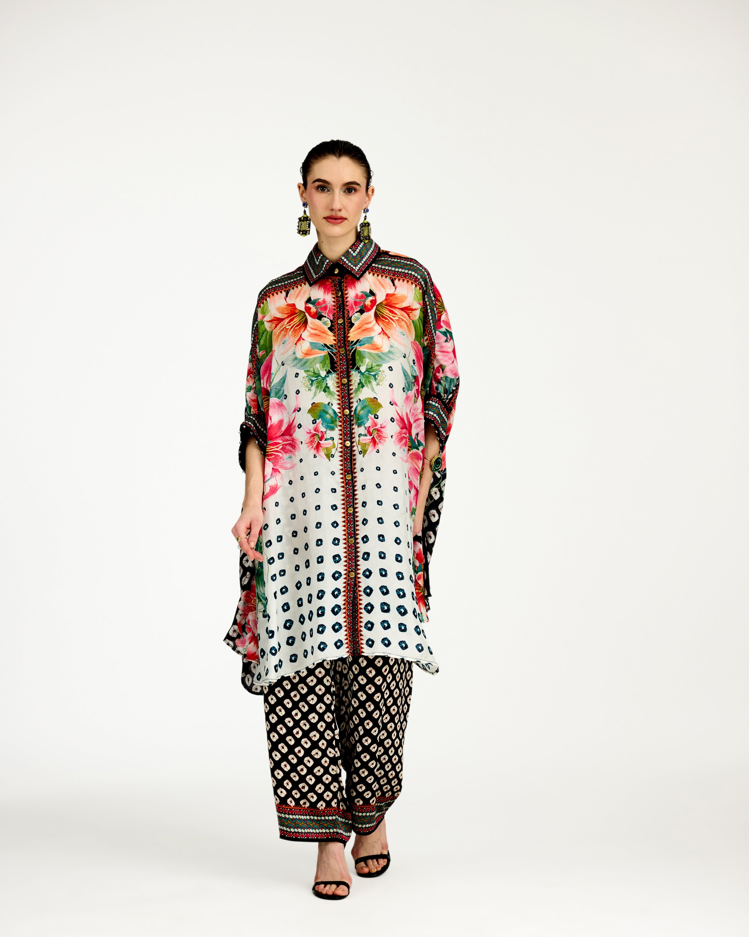 Lilium : Kamara - White/Black
