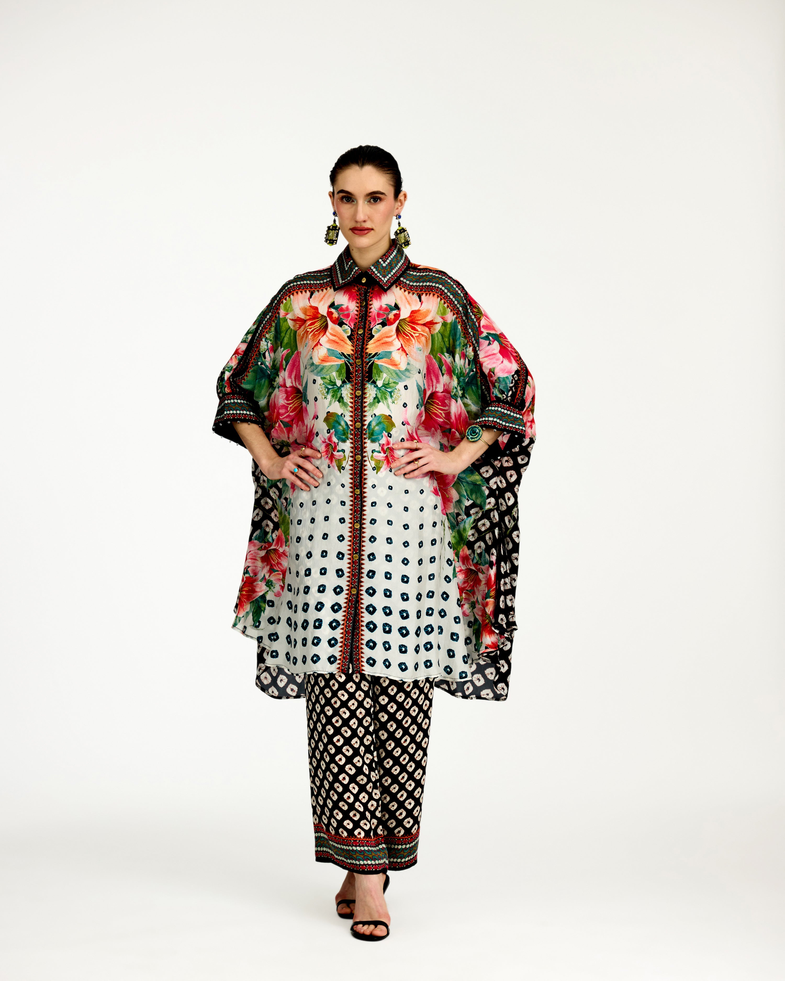 Lilium : Kamara - White/Black