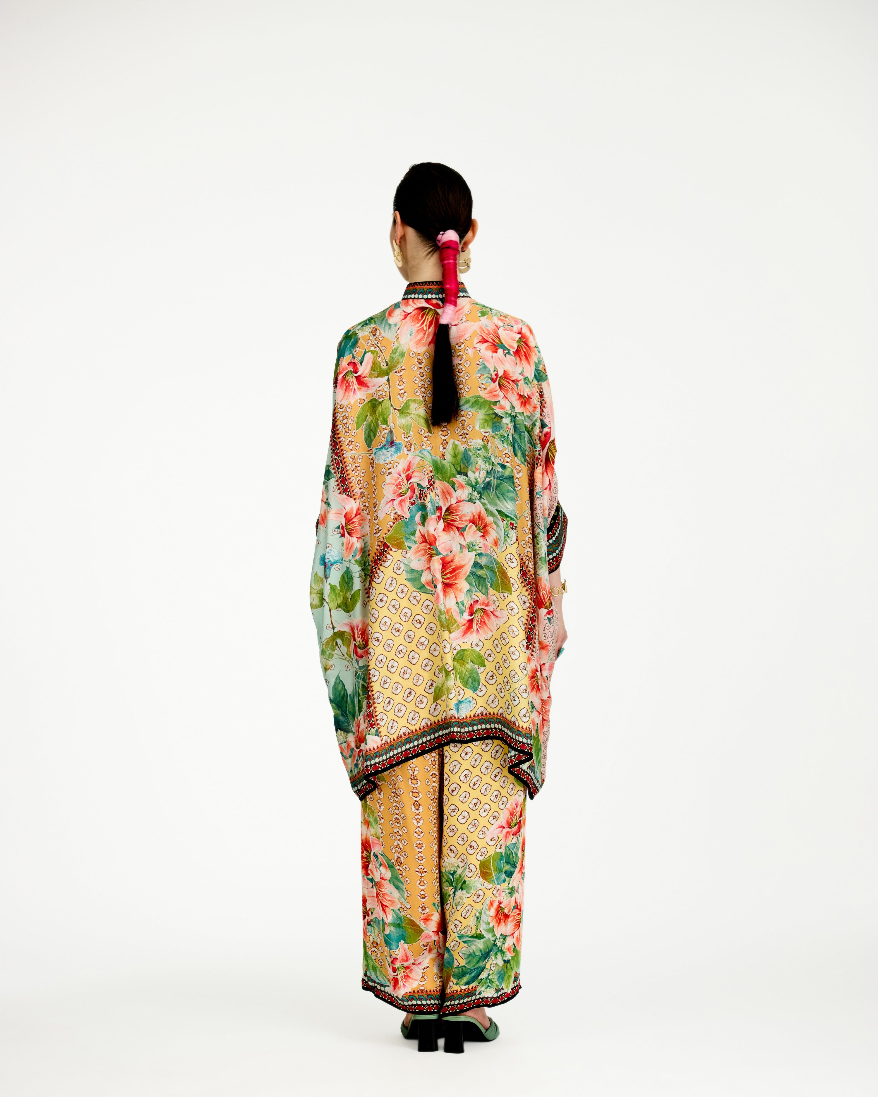Lilium : Chanel 36" - Buttercup