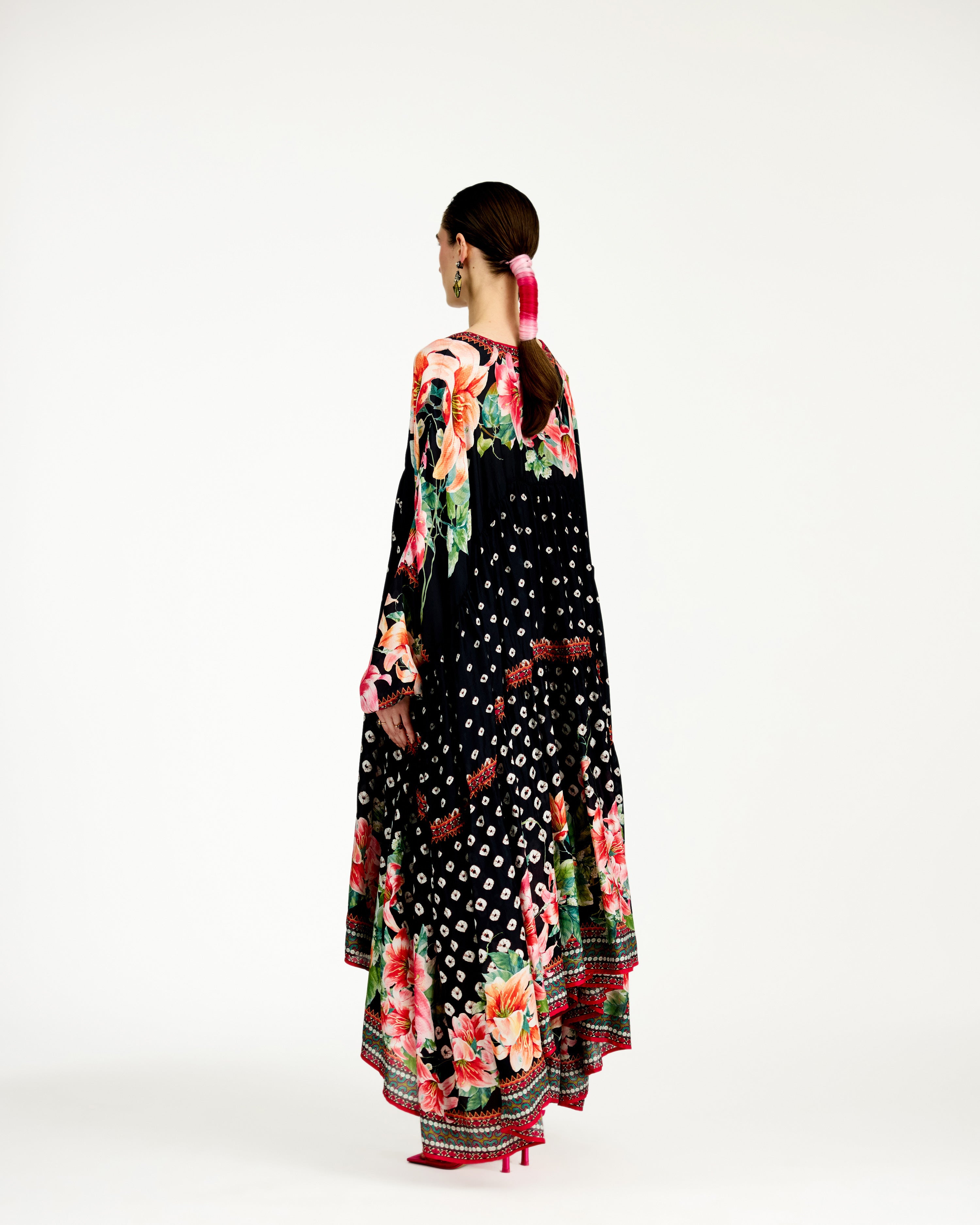 Lilium : Tara - Black