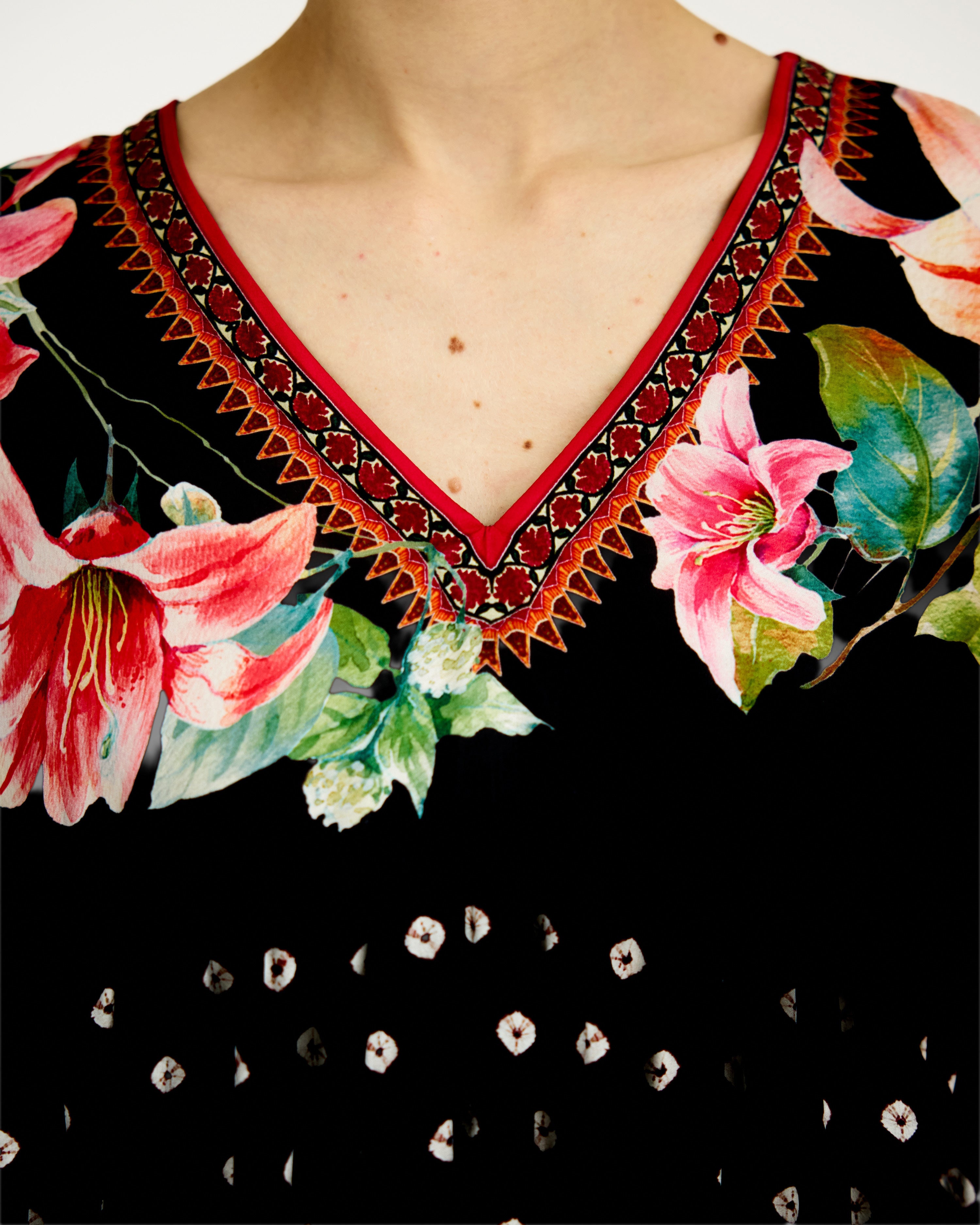 Lilium : Tara - Black