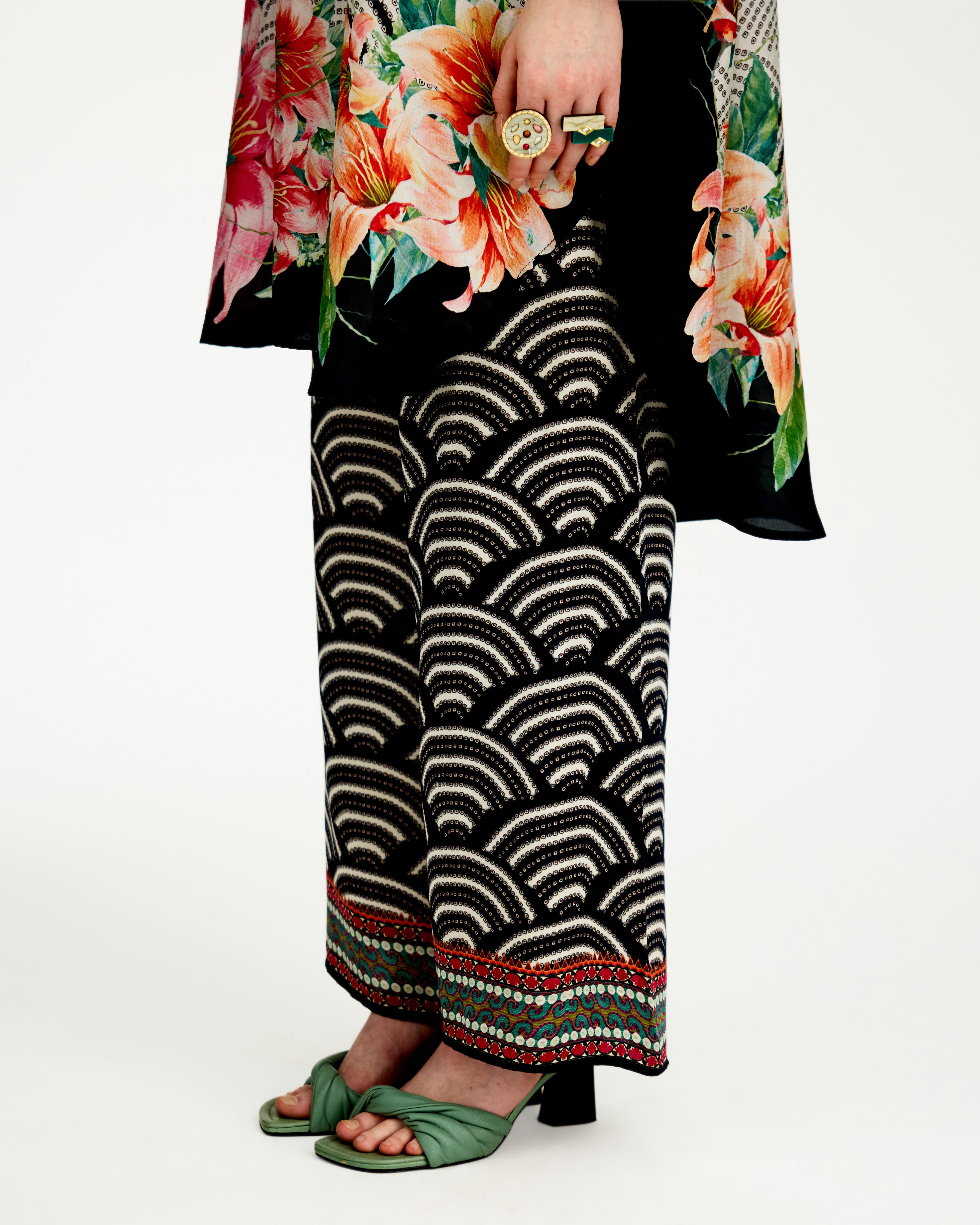Lilium : Mabel - White/Black