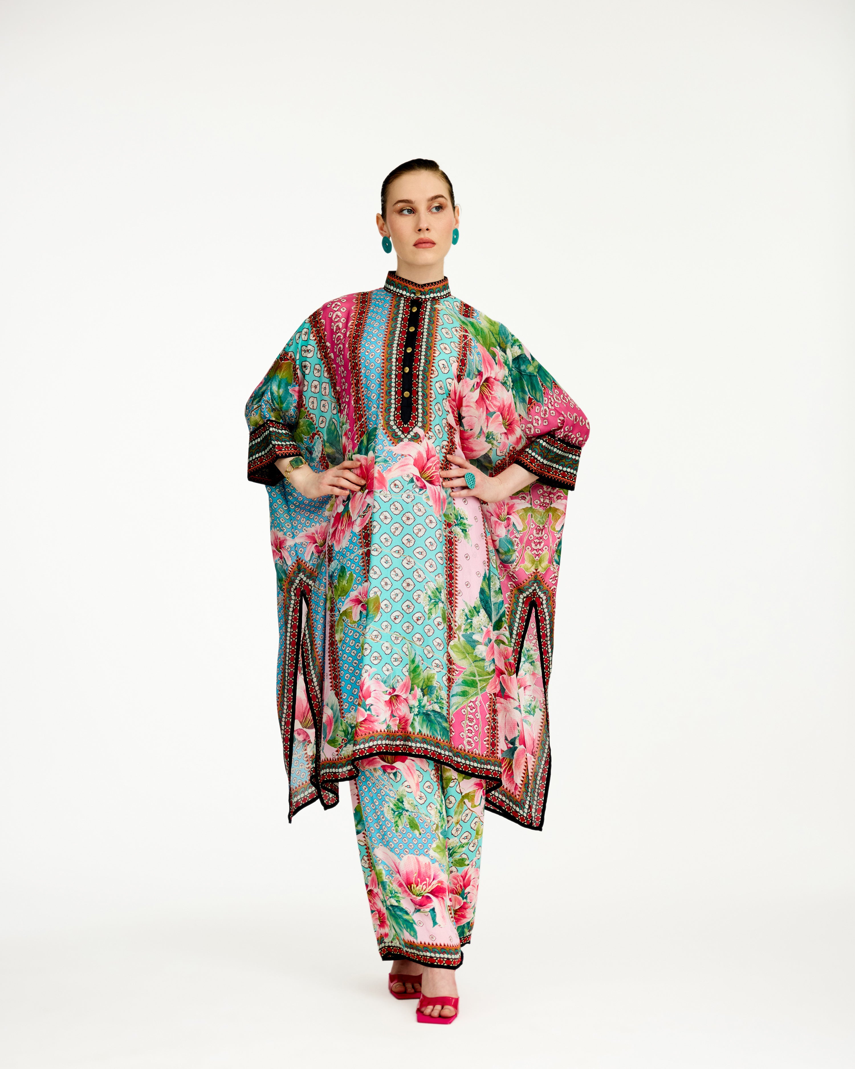 Lilium : Chantelle 42" - Aqua/Pink