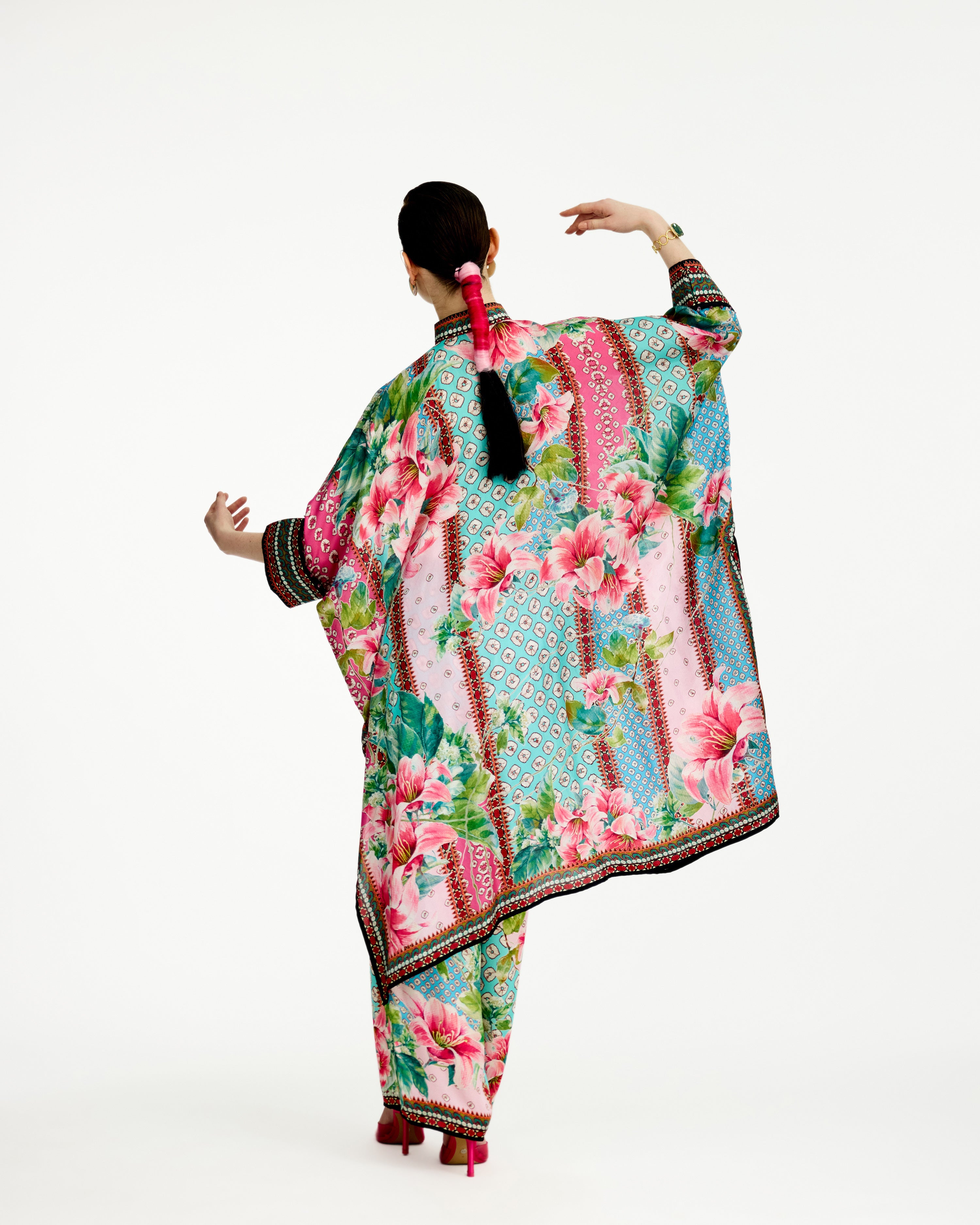 Lilium : Chantelle 42" - Aqua/Pink