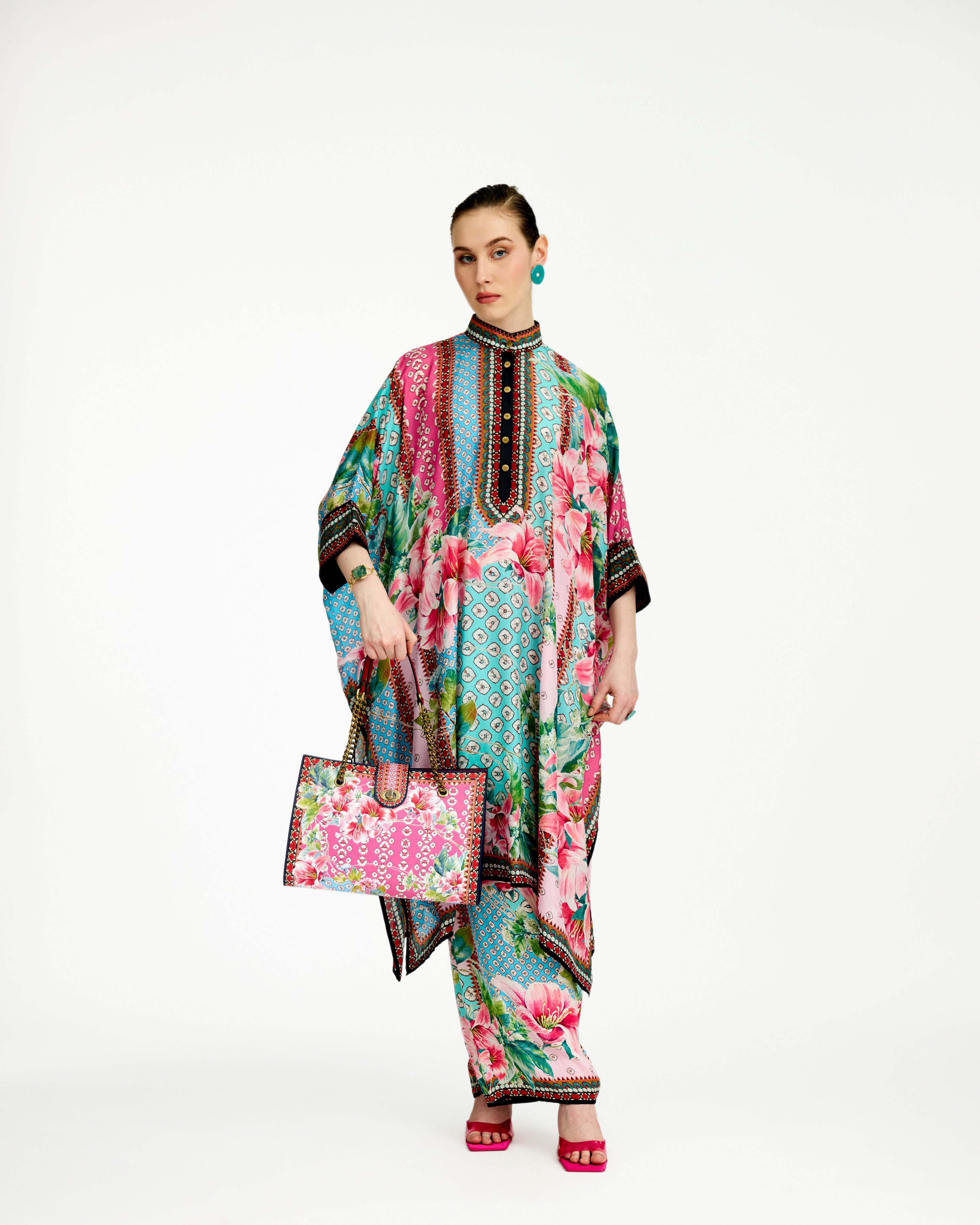 Lilium : Chantelle 42" - Aqua/Pink