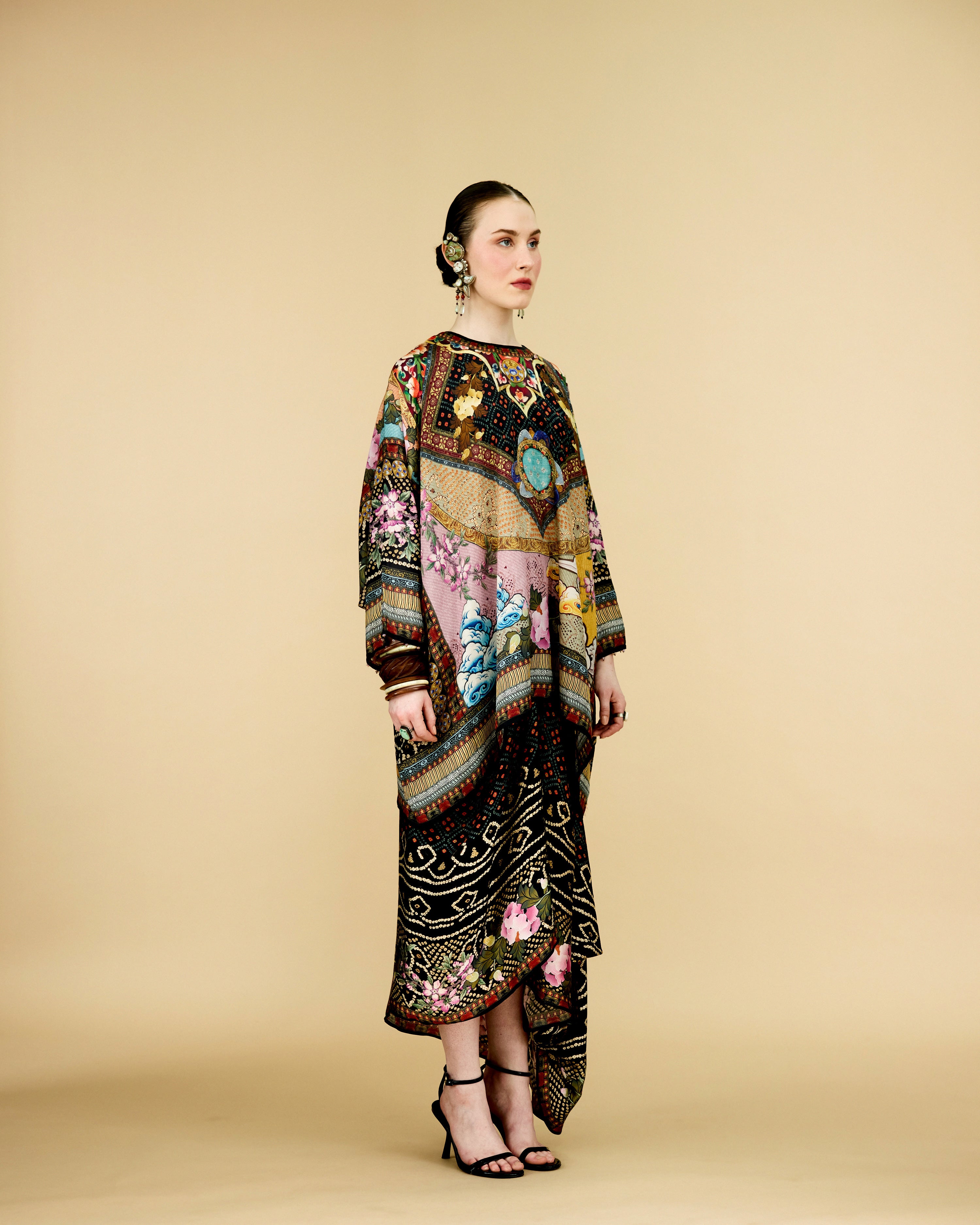Ladakh : Insha - Black/Taupe