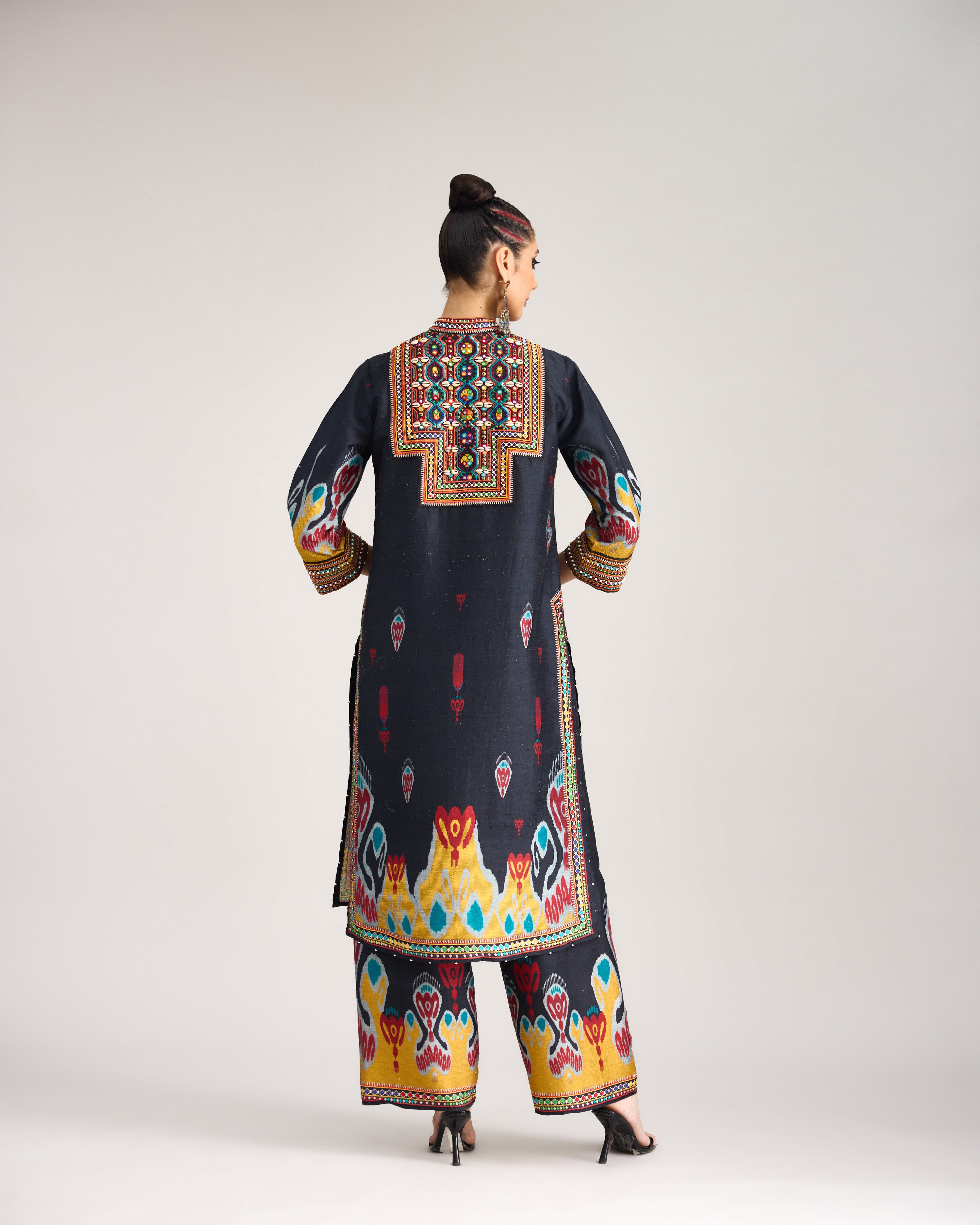 Tangier : Ramin - Black