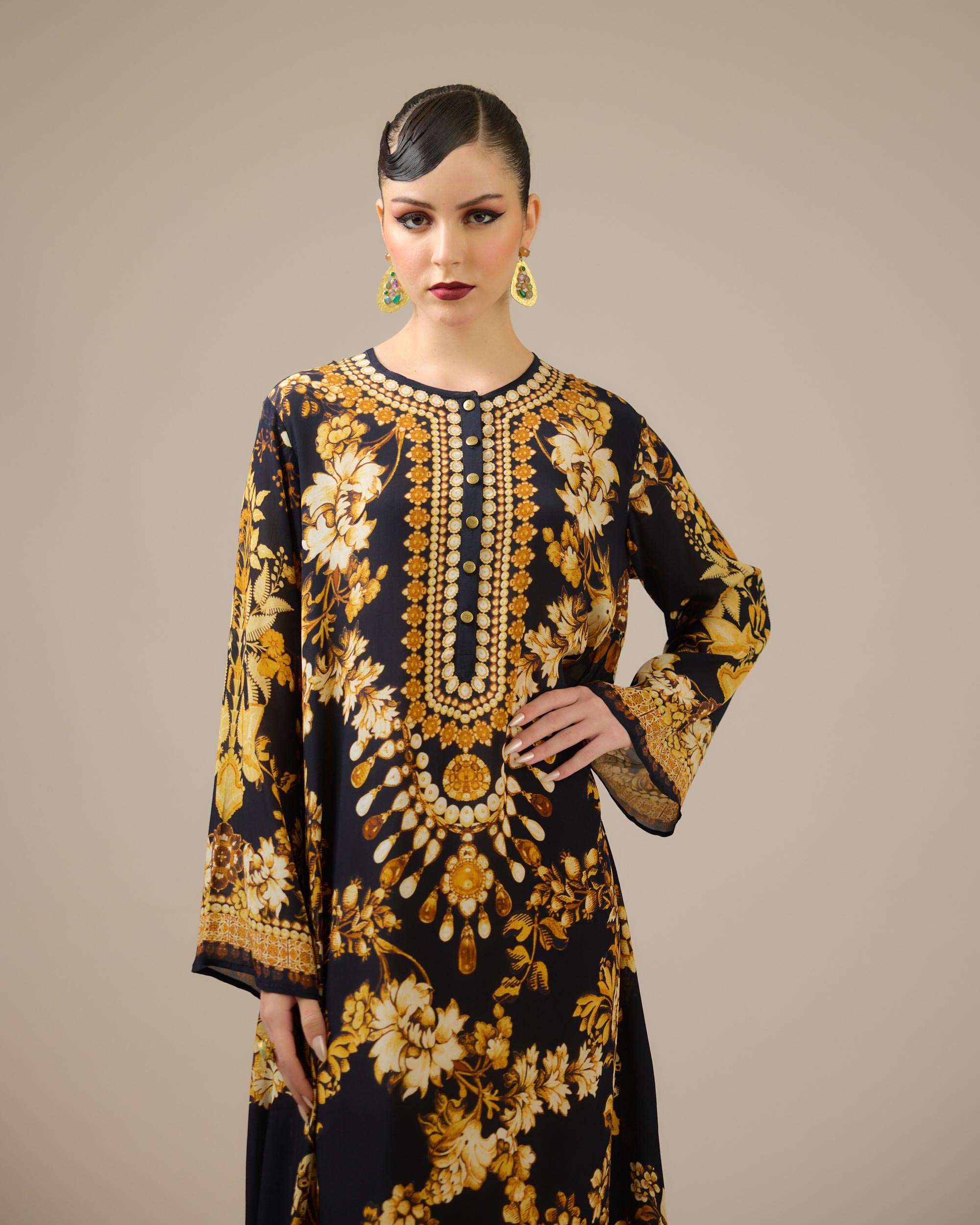 Nizam : Chanel - Black/Gold
