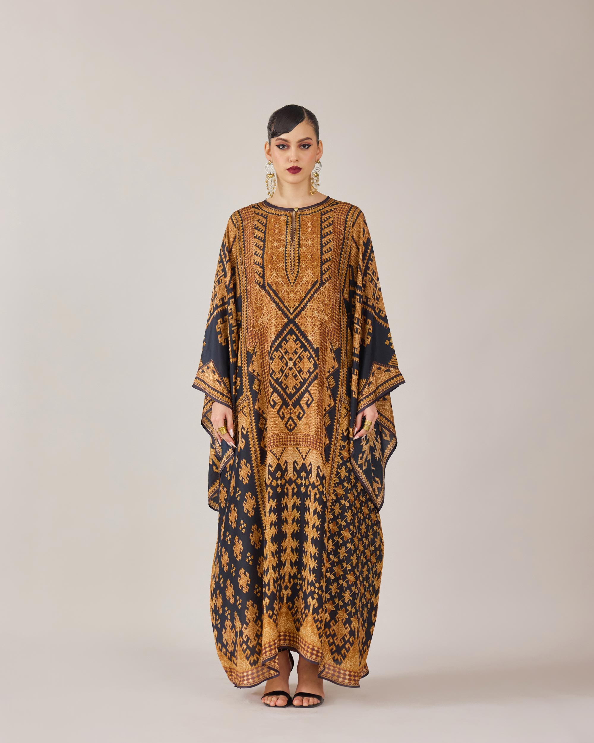 Phulkari : Beatrice