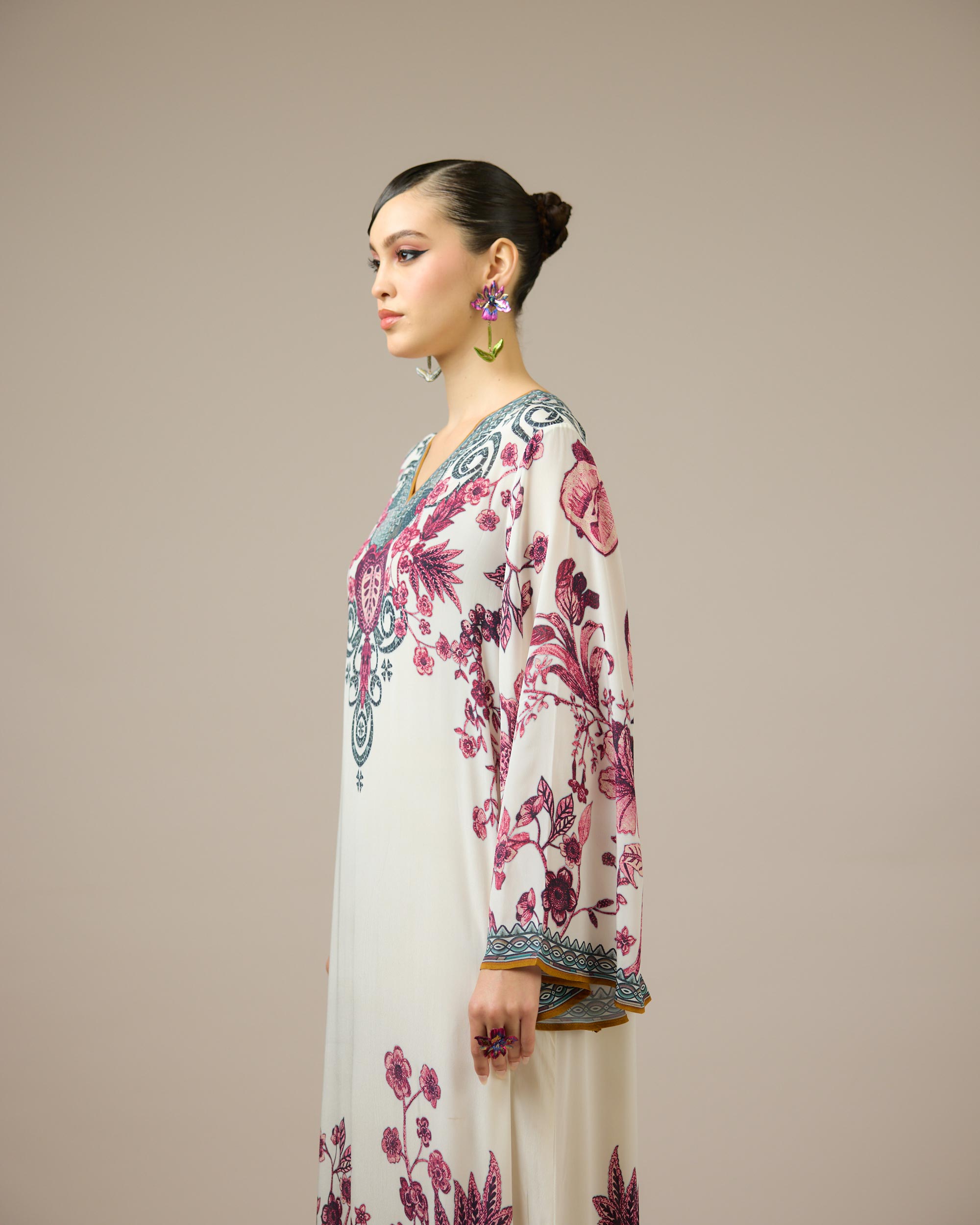Florence : Barkha - Ivory/Raspberry