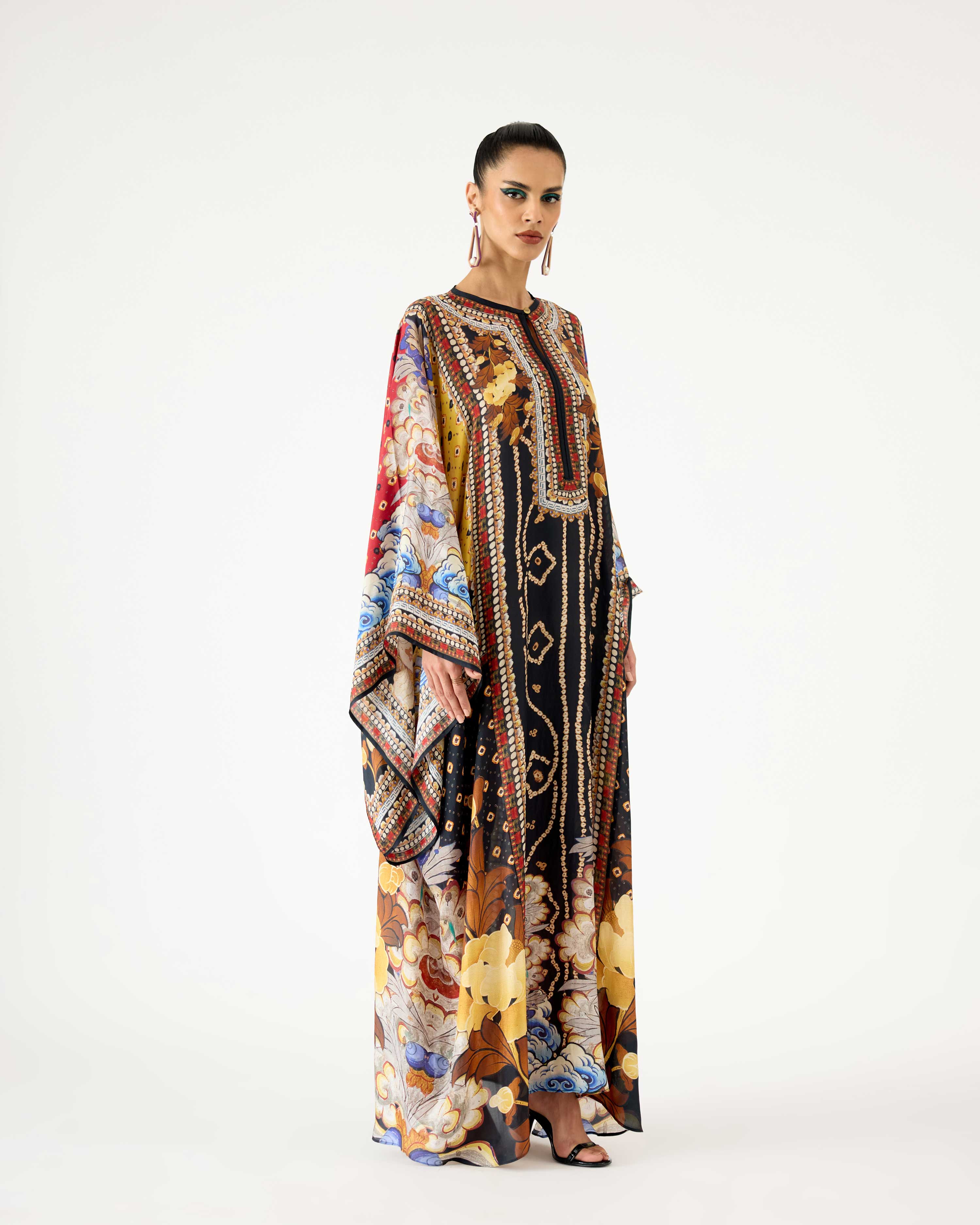 Ladakh : Beatrice - Black/Maroon