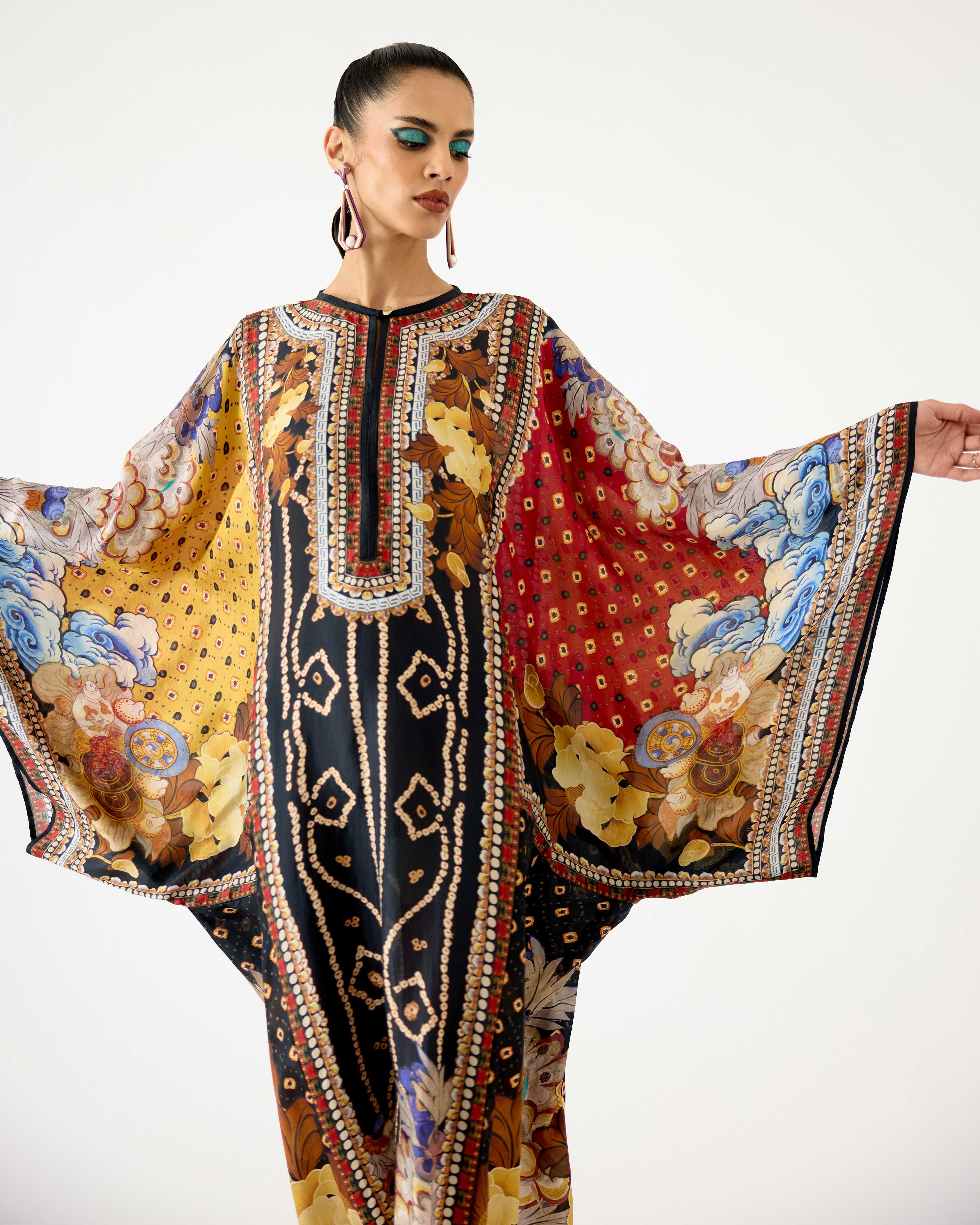 Ladakh : Beatrice - Black/Maroon