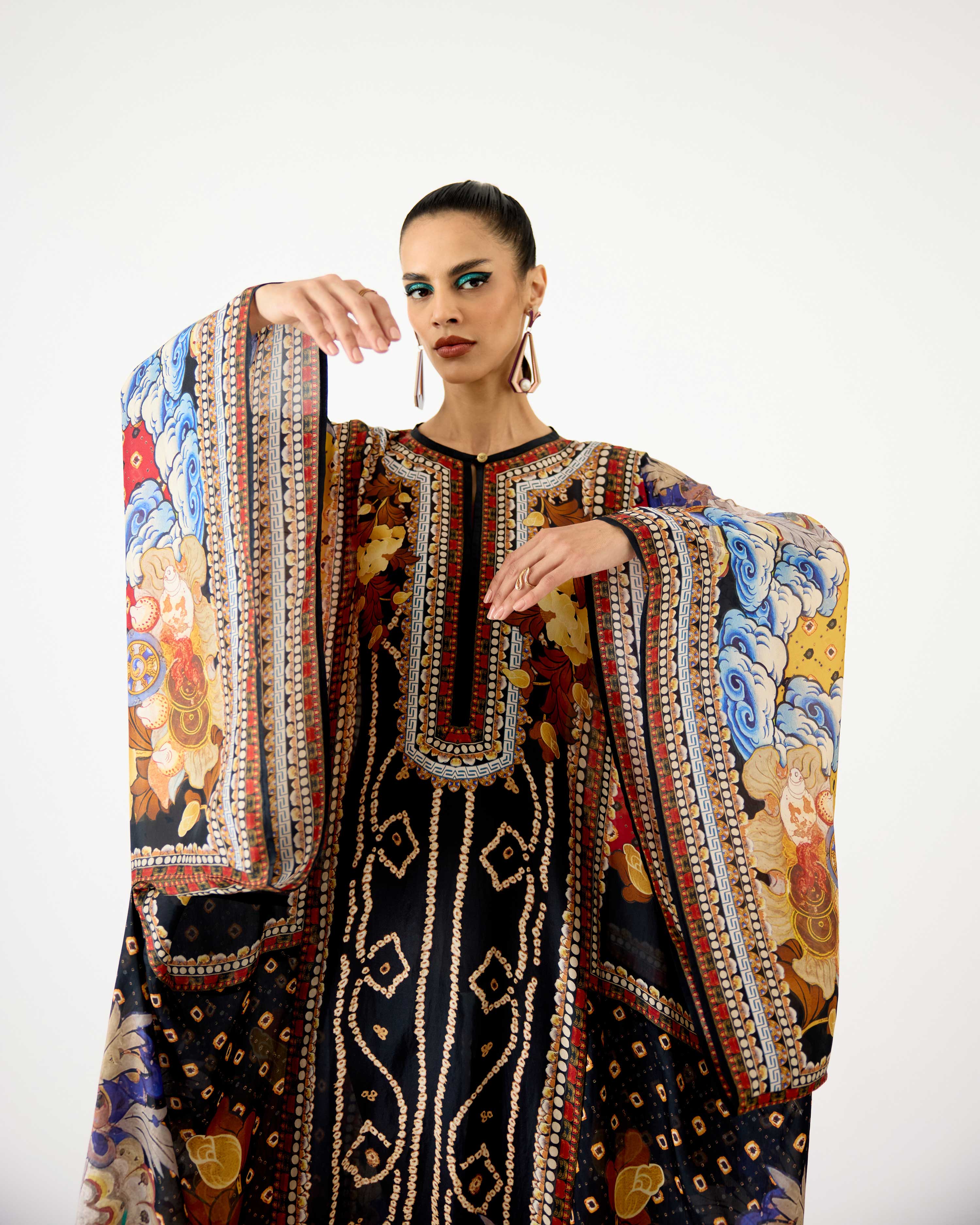 Ladakh : Beatrice - Black/Maroon