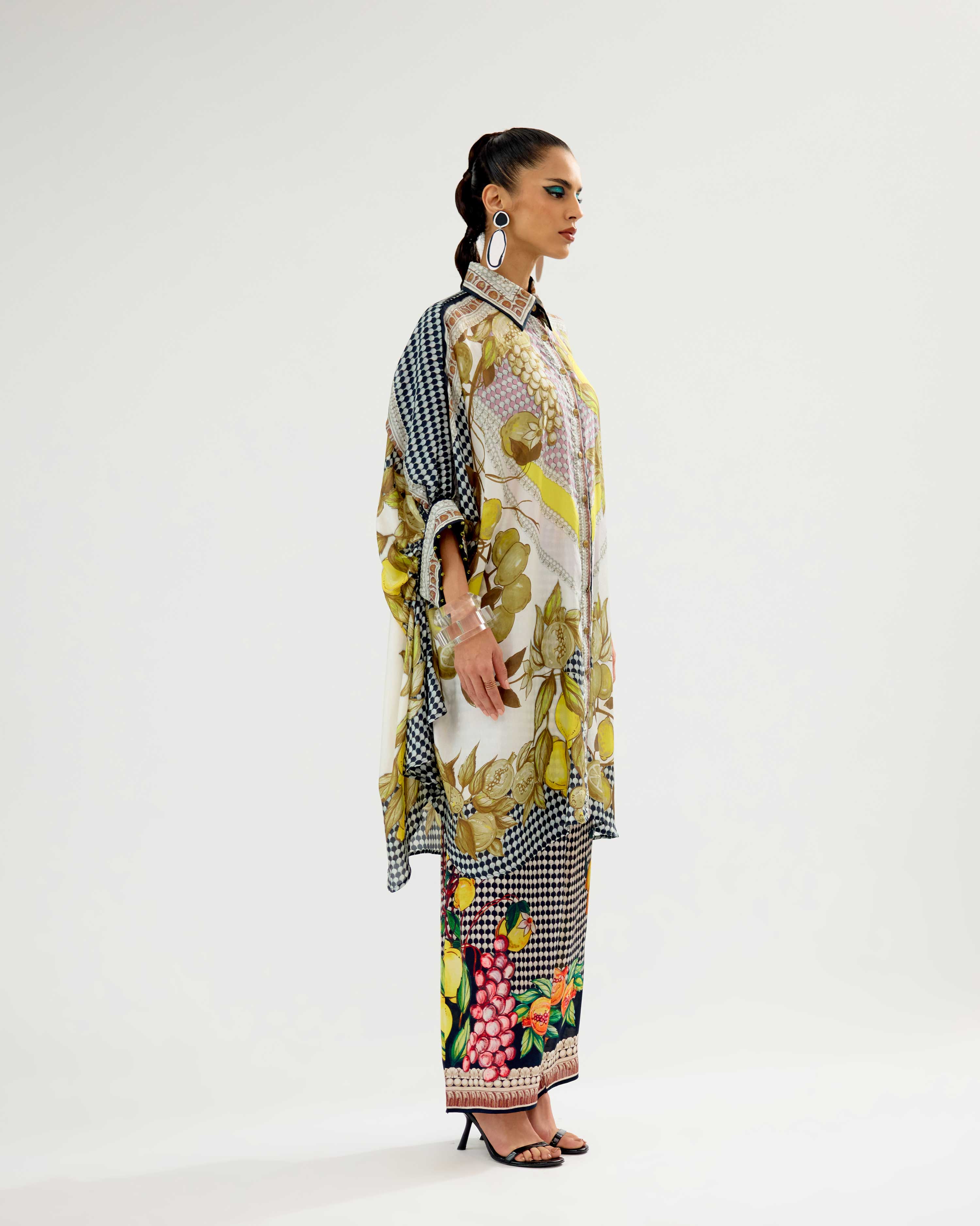 Orvieto : Kamara - Ivory/Black