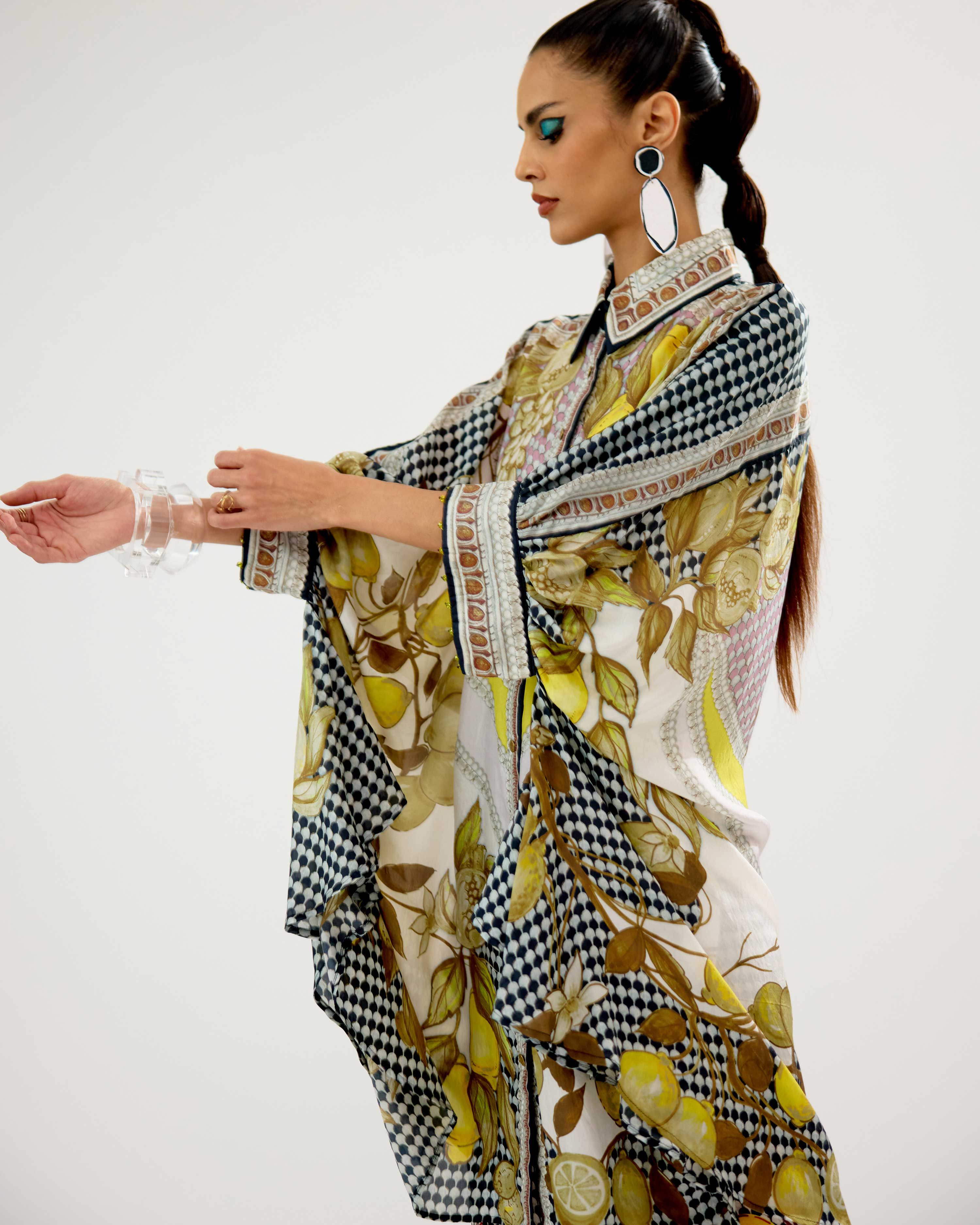 Orvieto : Kamara - Ivory/Black