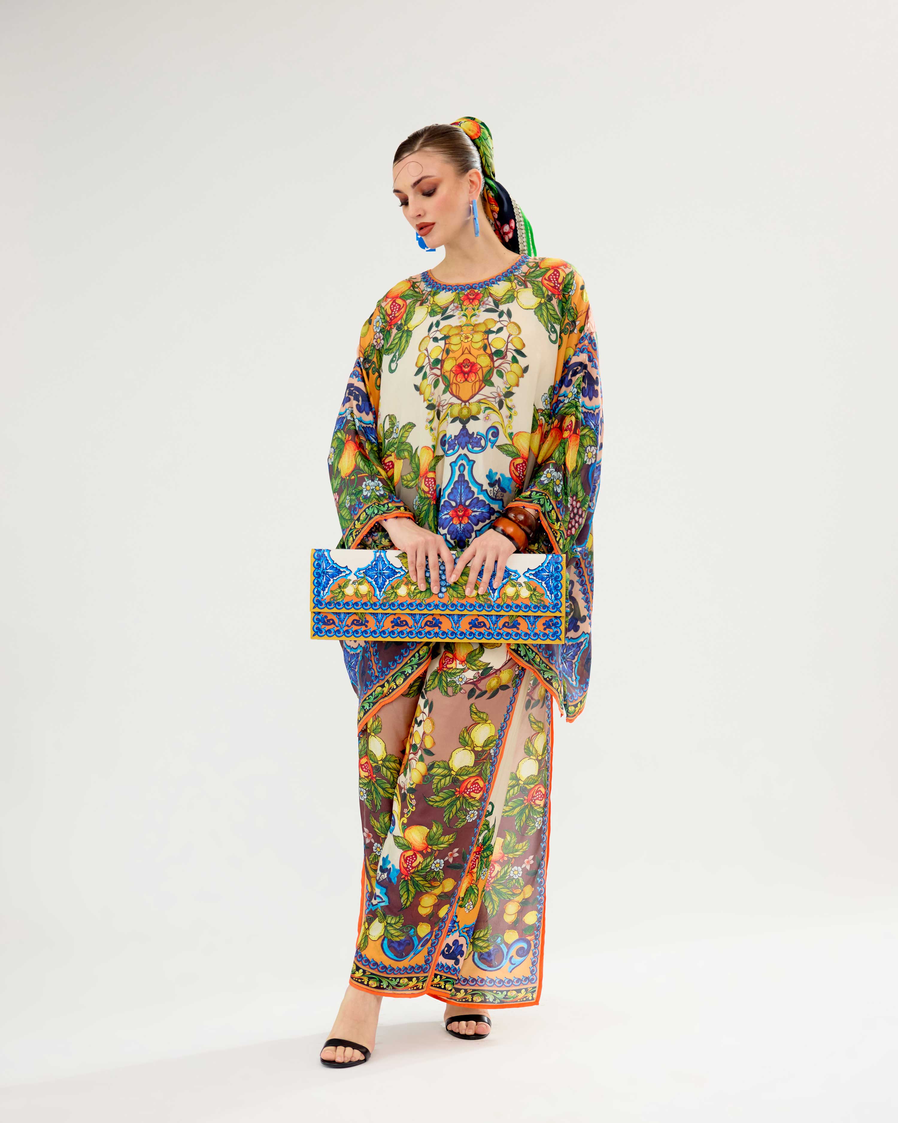 Orvieto : Insha - Ivory/Multi