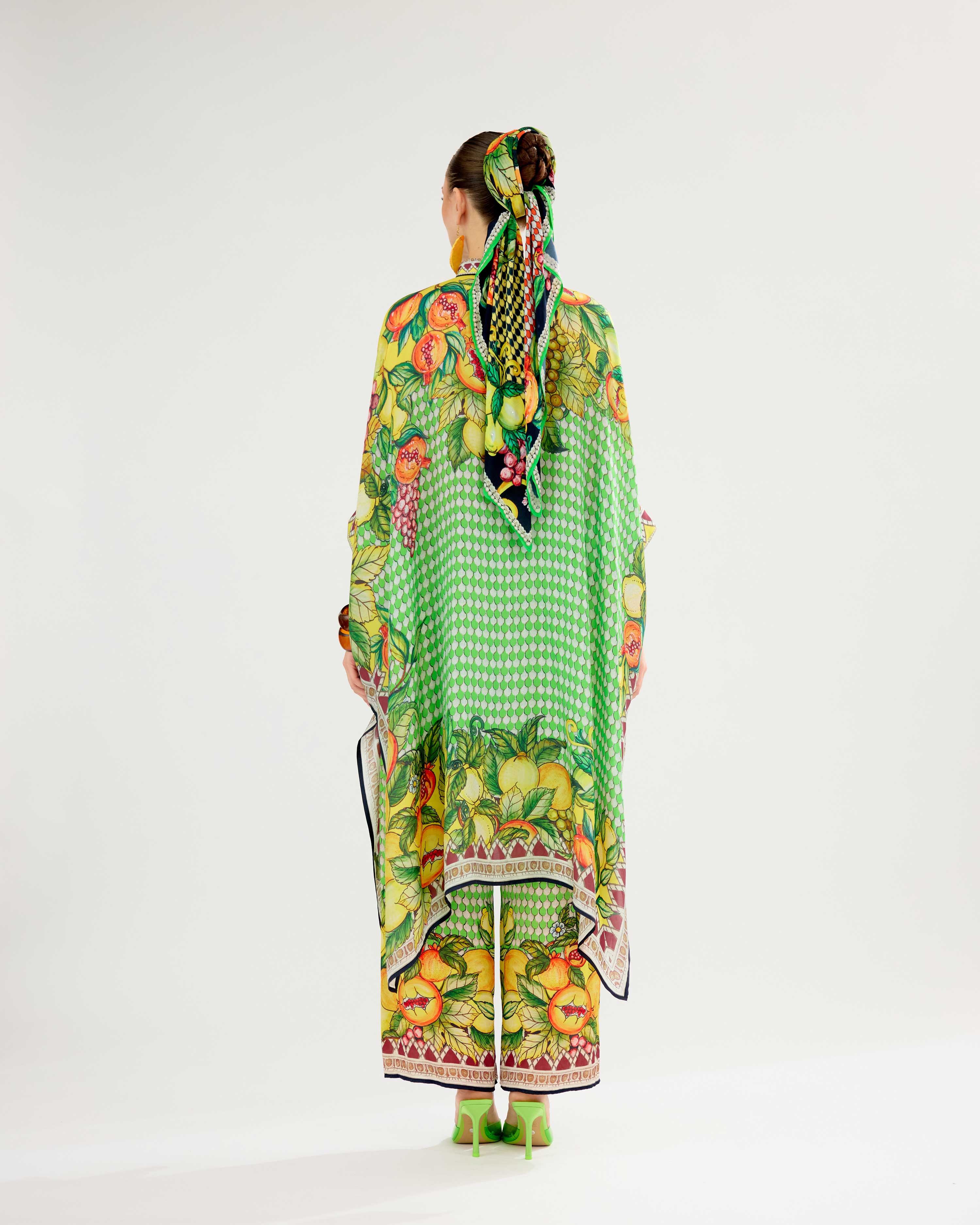 Orvieto : Chantelle 42" - Lime