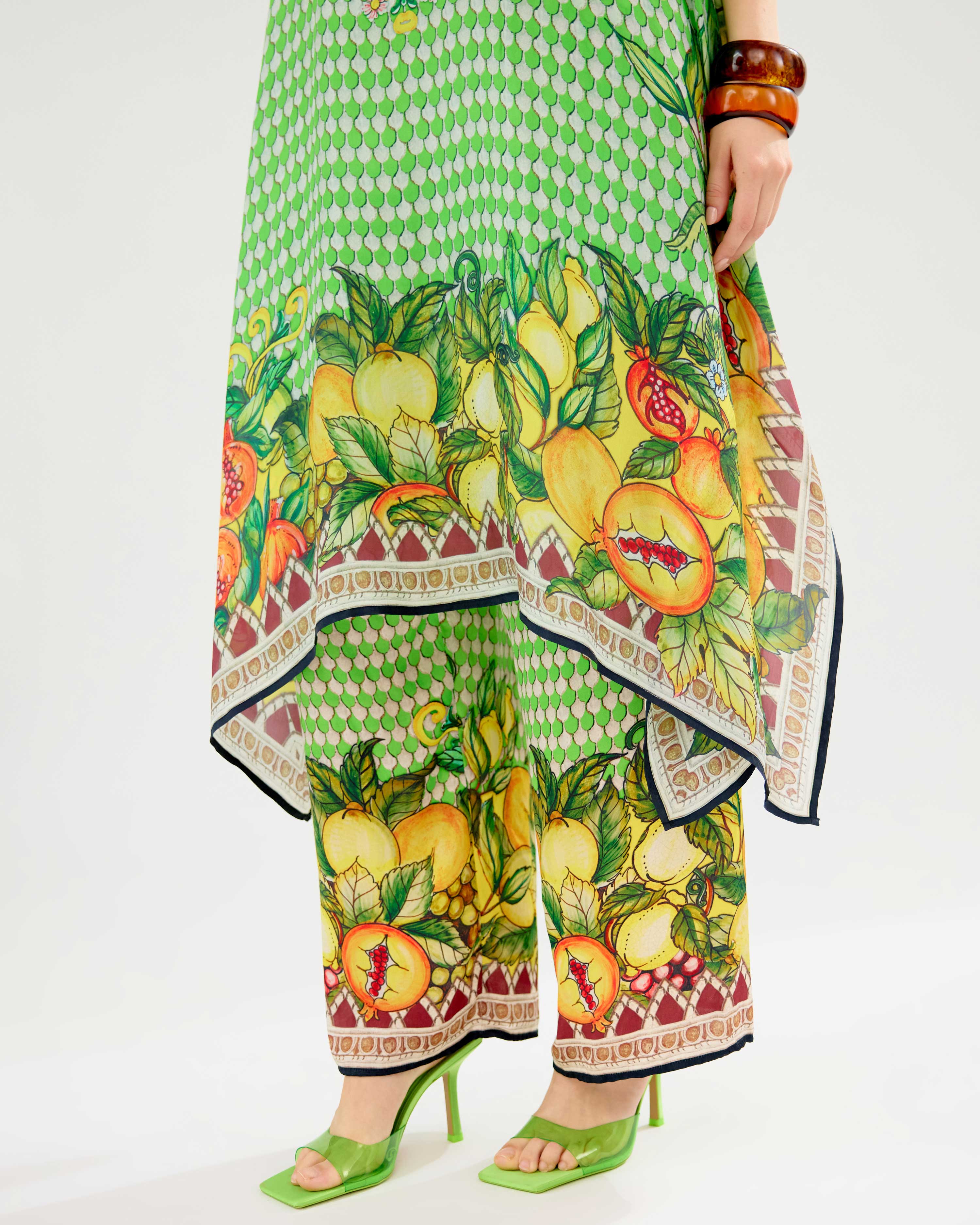 Orvieto : Chantelle 42" - Lime