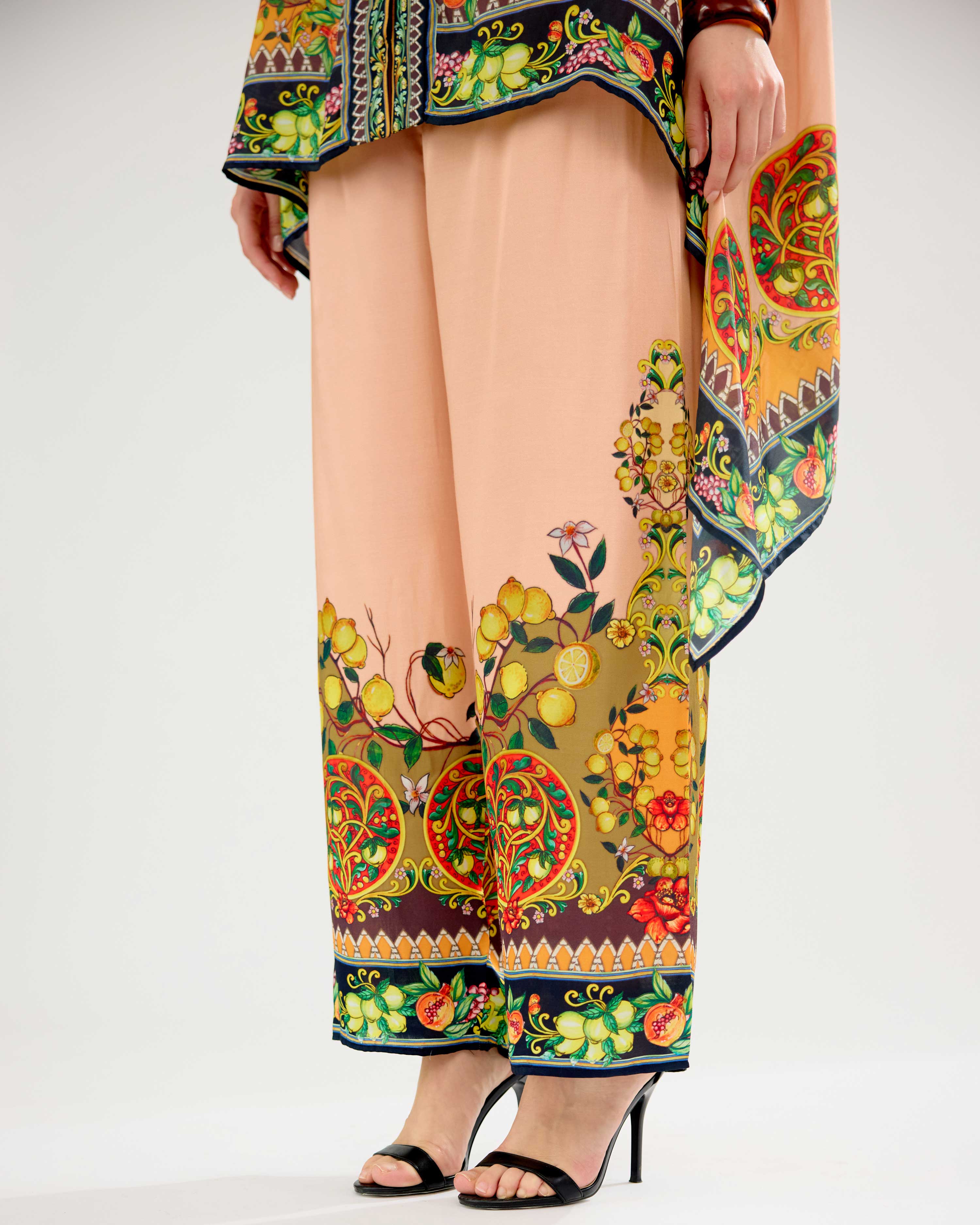 Orvieto : Chloe - Peach/Orange