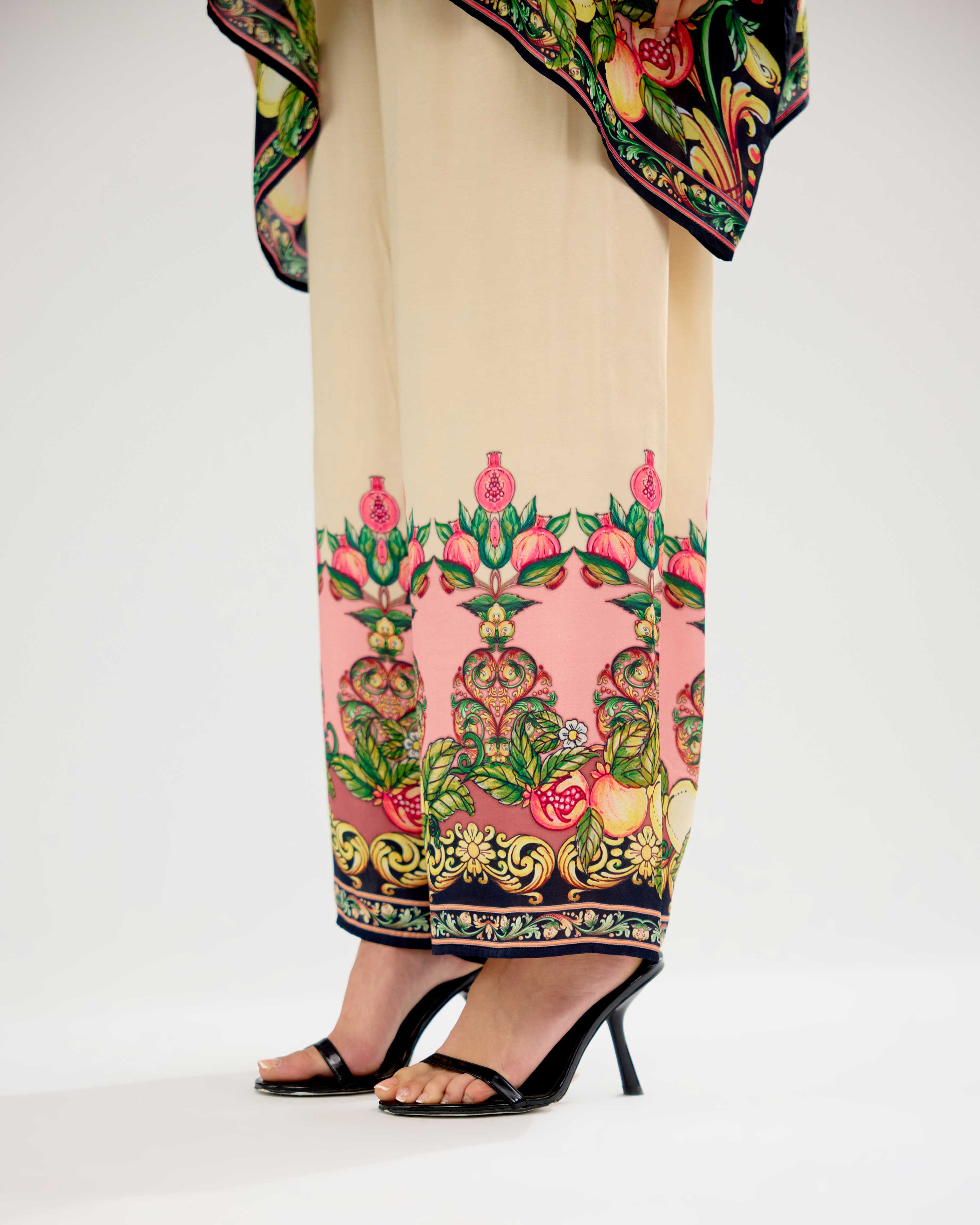 Orvieto : Chanel - Ivory/Blush