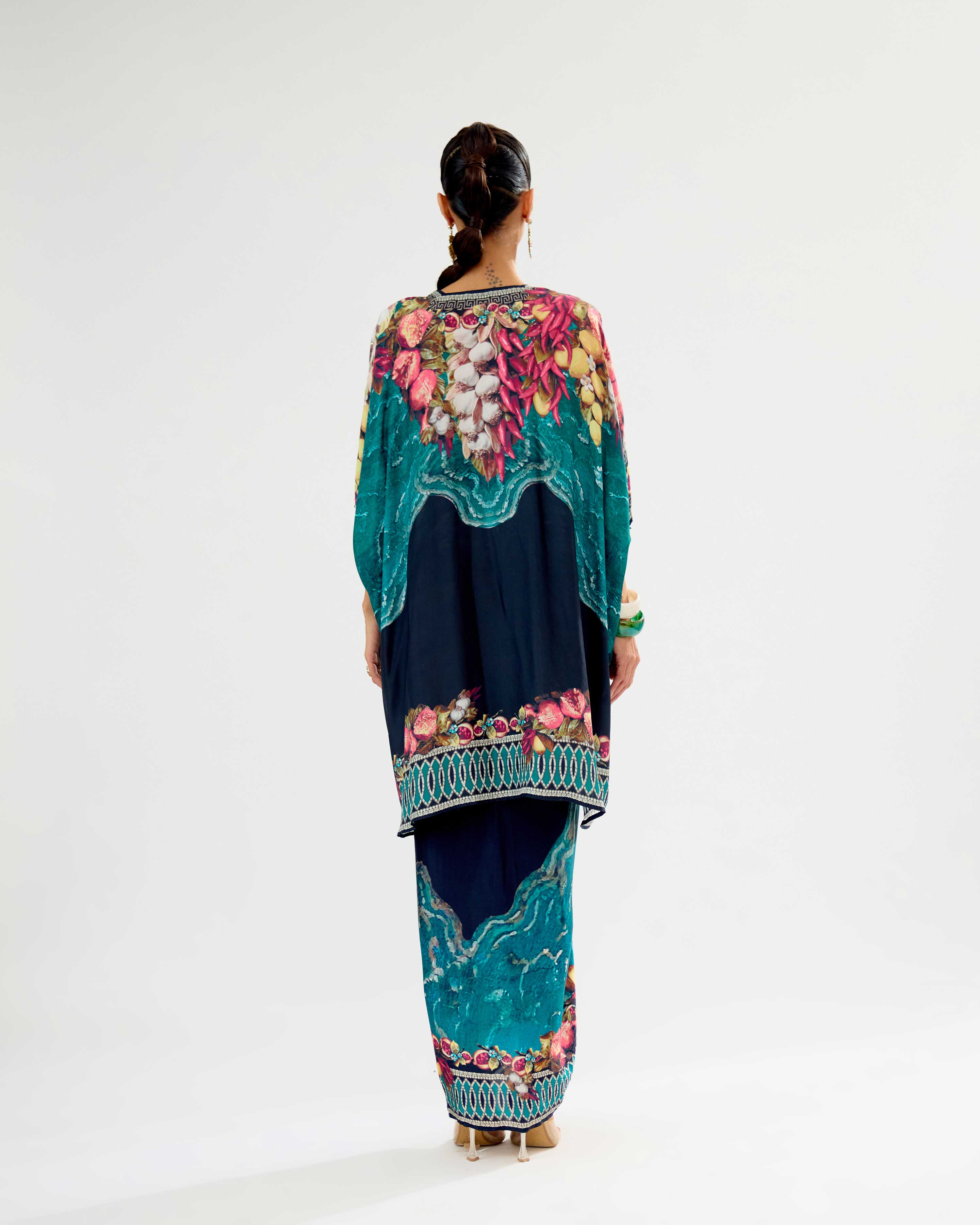 Orvieto : Maya/Indonesia - Teal/Black