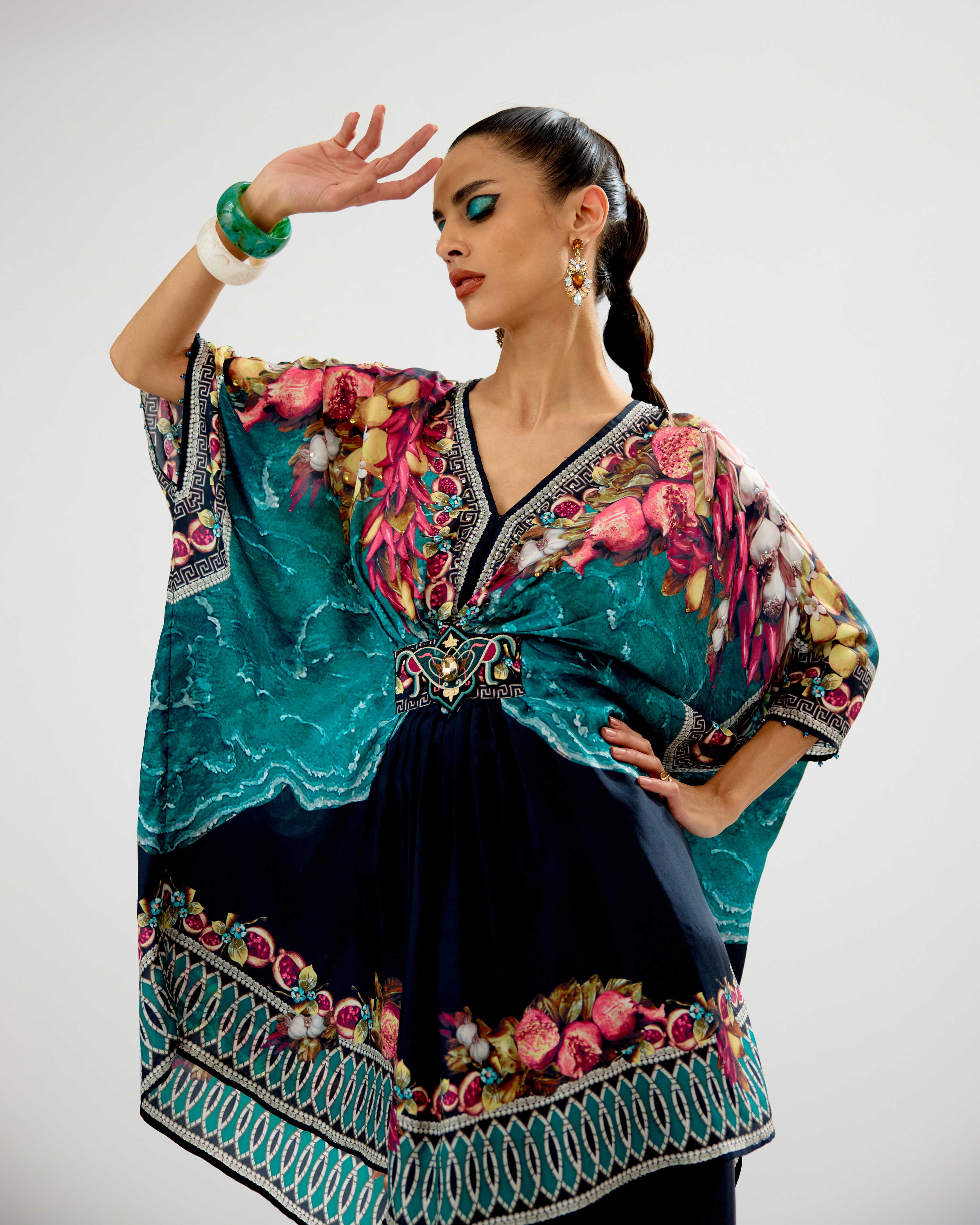 Orvieto : Maya/Indonesia - Teal/Black