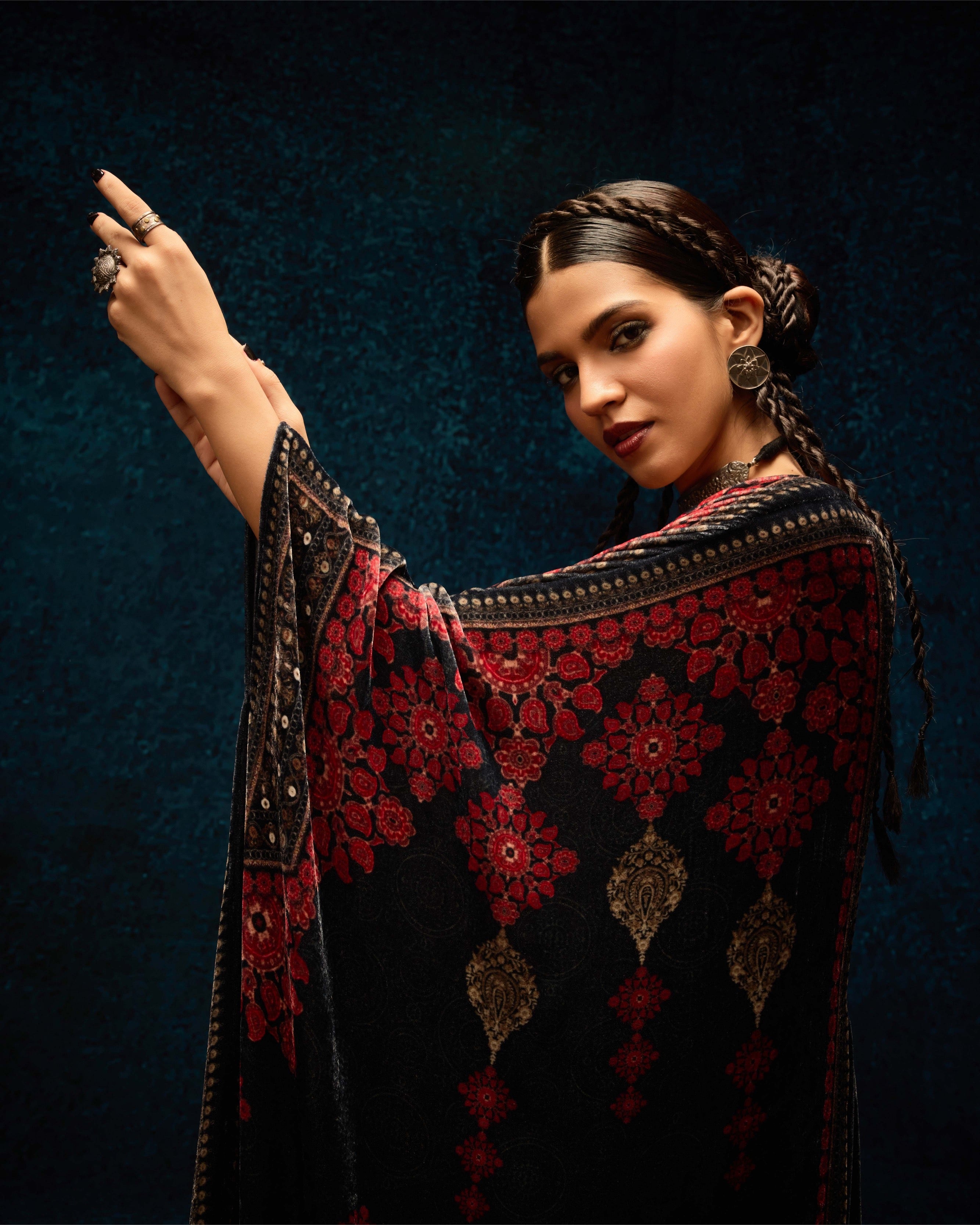 Ajrakh: Yolanda - Black/Red