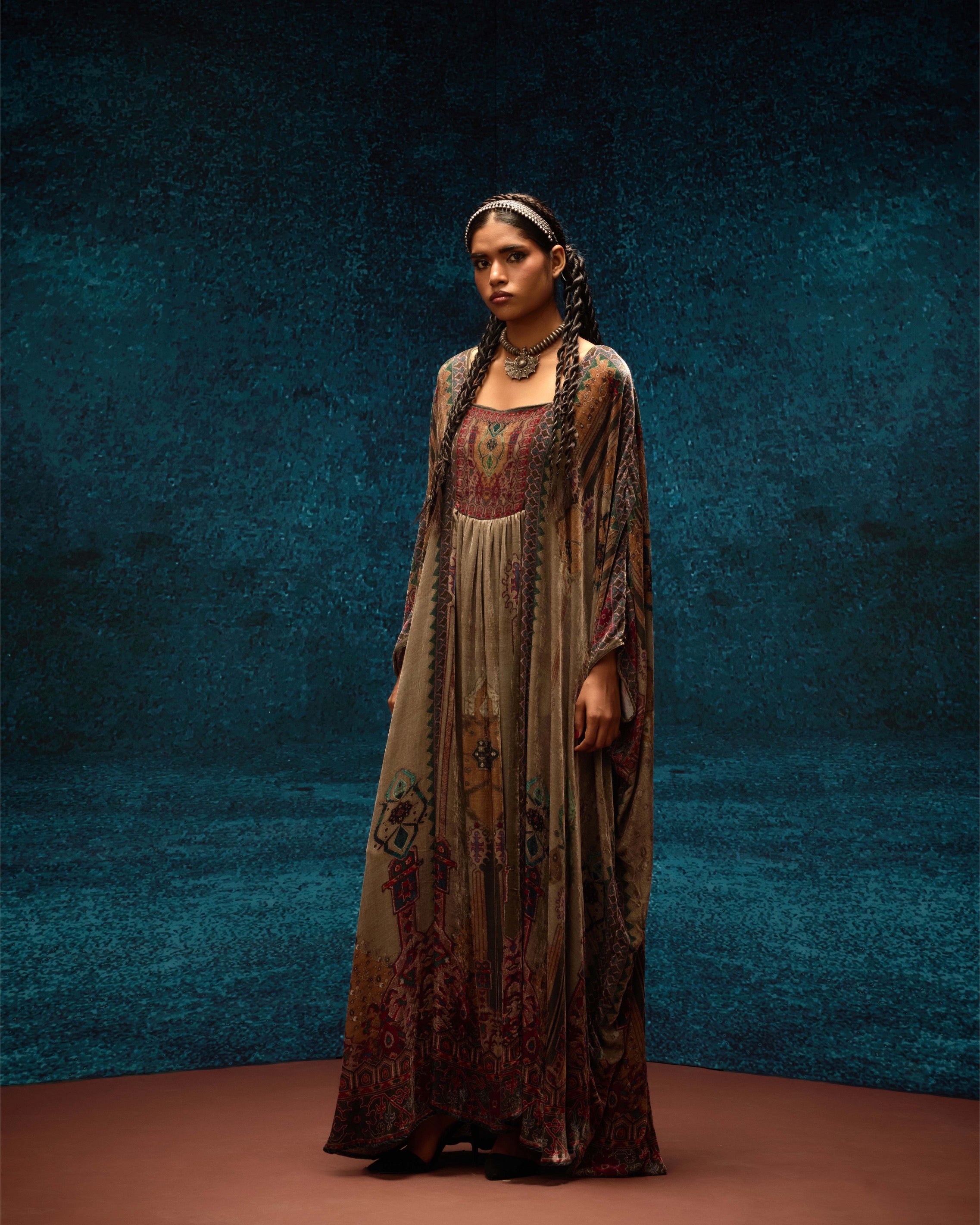 Ajrakh/Shiraz : Yolanda - Taupe