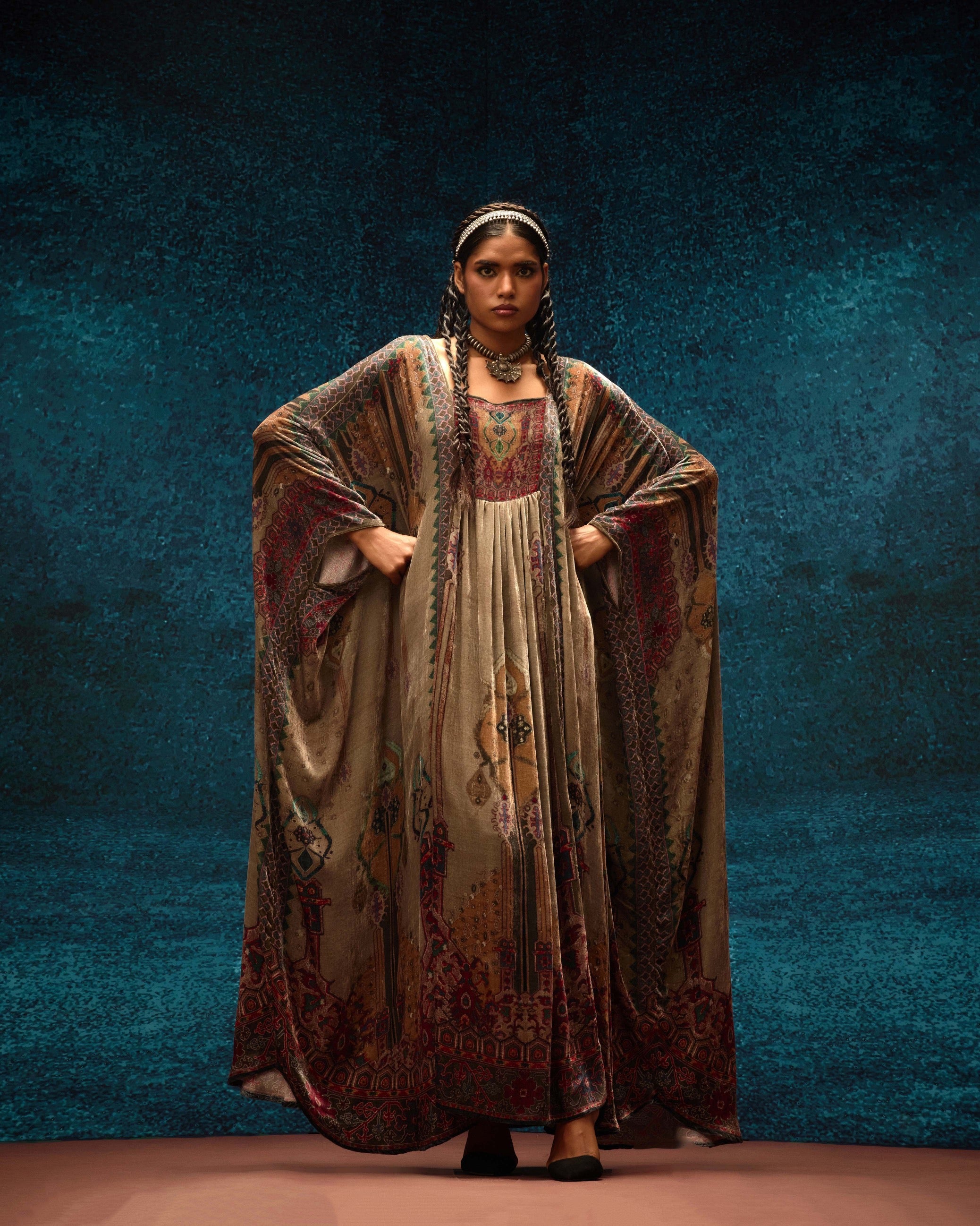 Ajrakh/Shiraz : Yolanda - Taupe