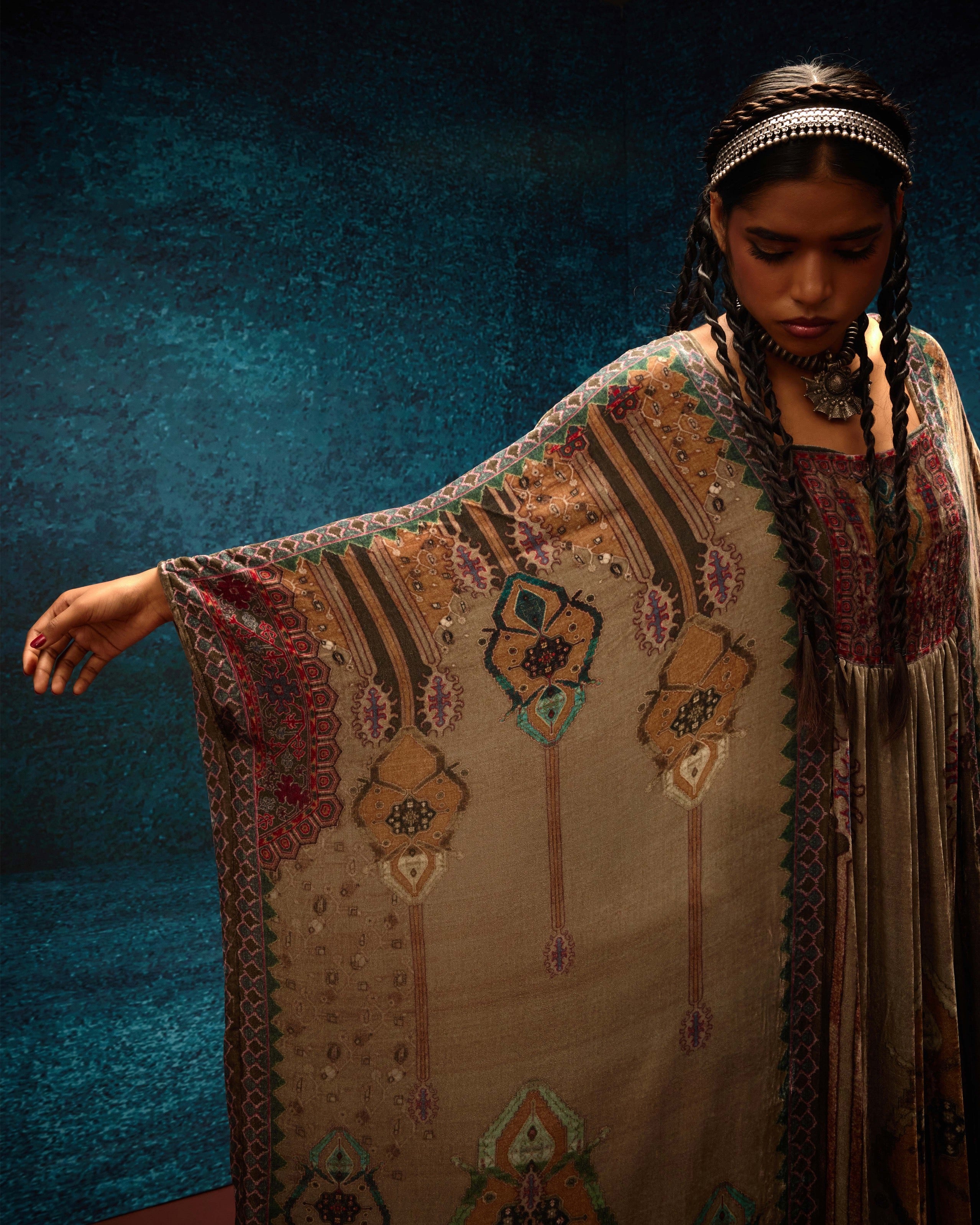 Ajrakh/Shiraz : Yolanda - Taupe