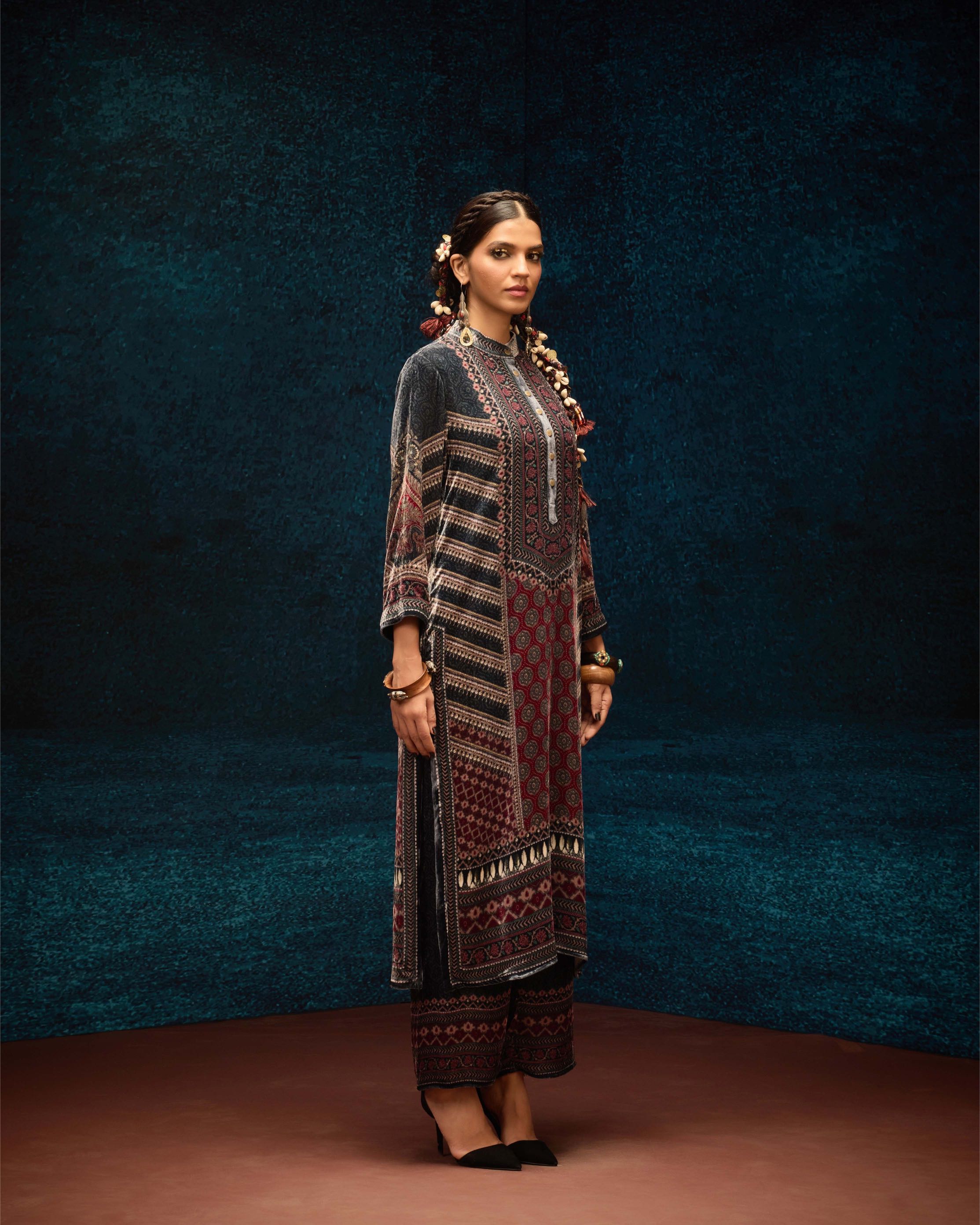 Ajrakh : Ramin - Black/Maroon