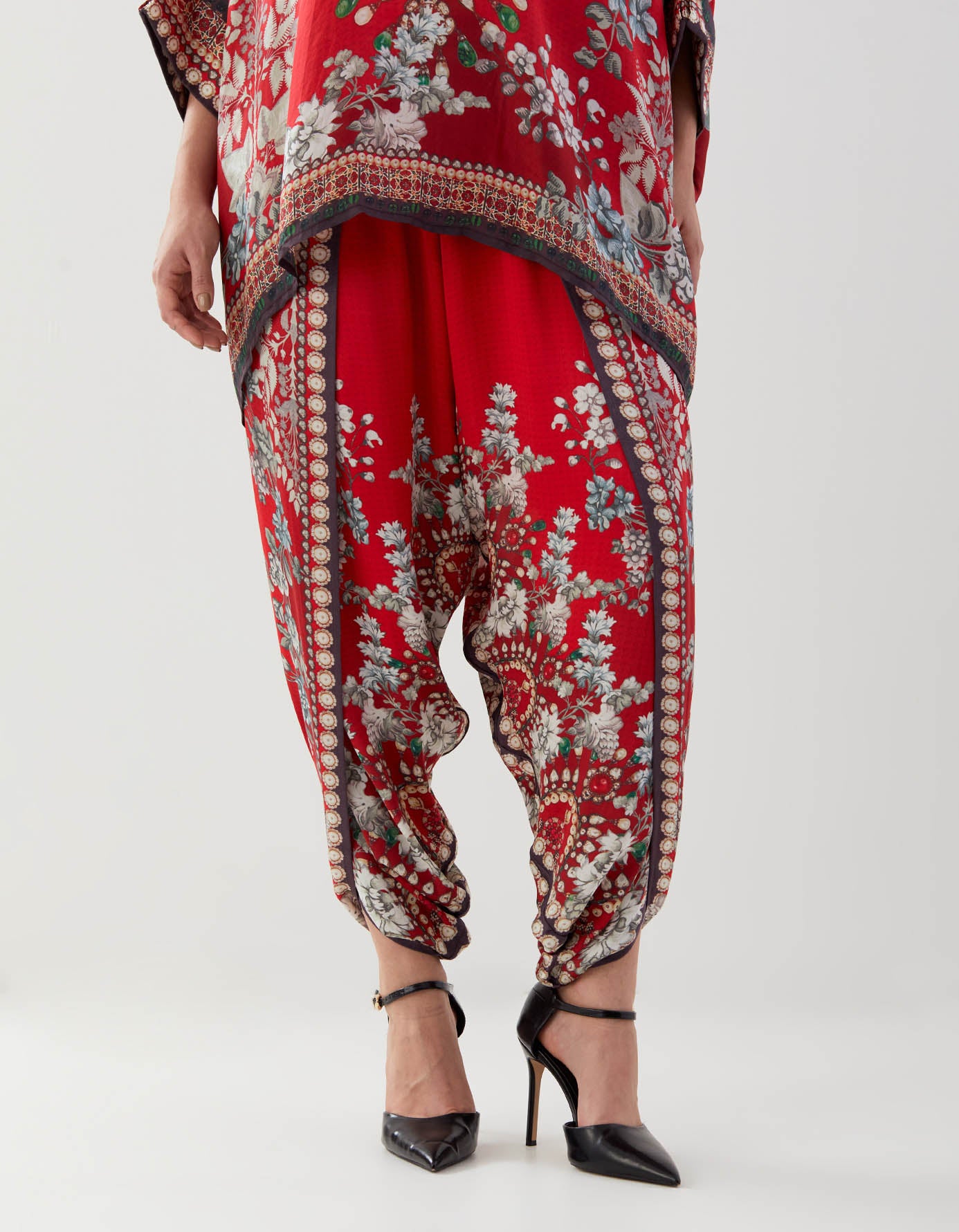 Nizam : Chanel/Sonth - Red/Slate