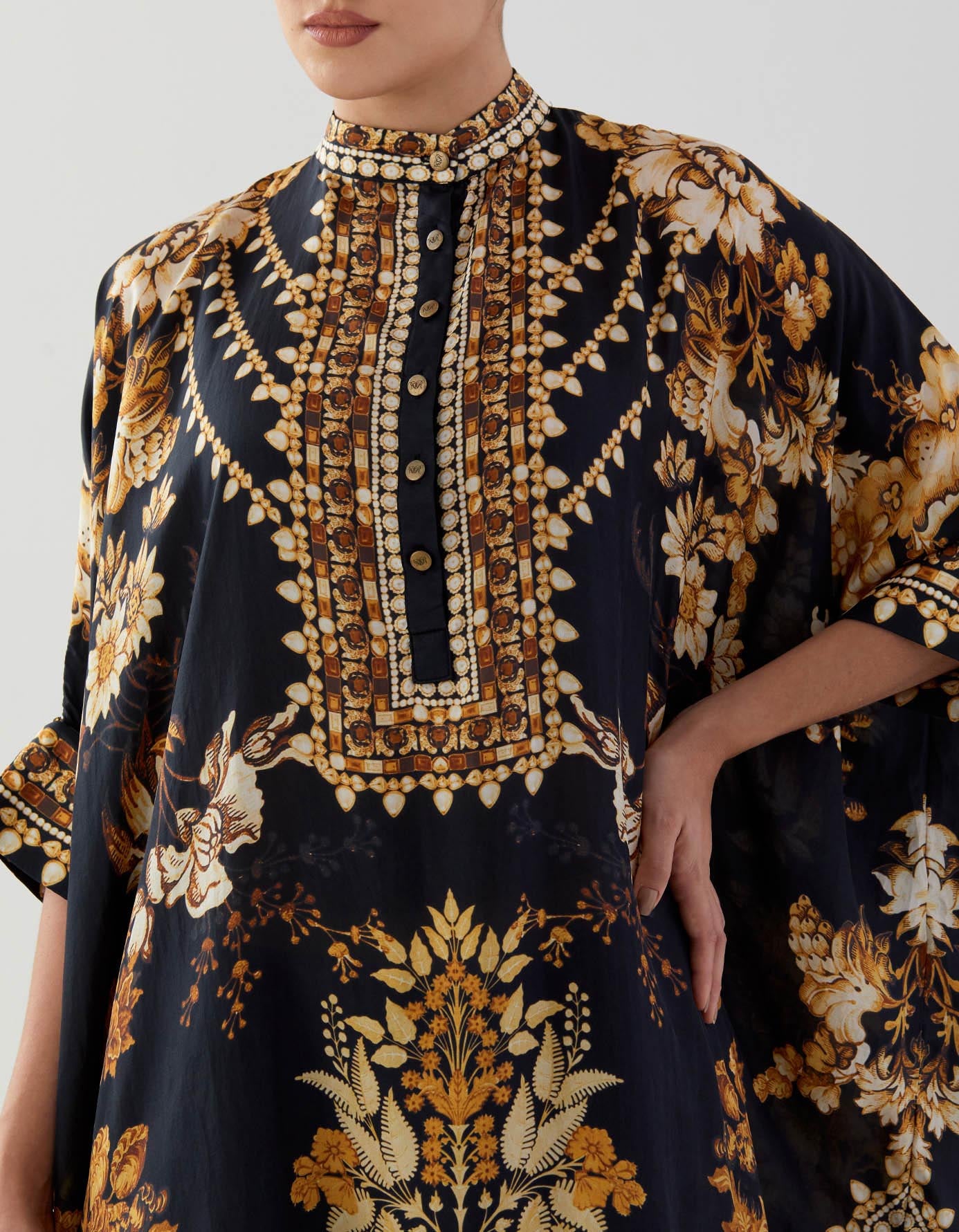 Nizam : Chantelle - Black/Gold