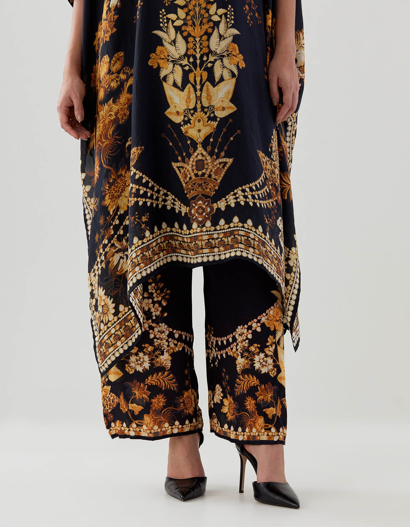 Nizam : Chantelle - Black/Gold