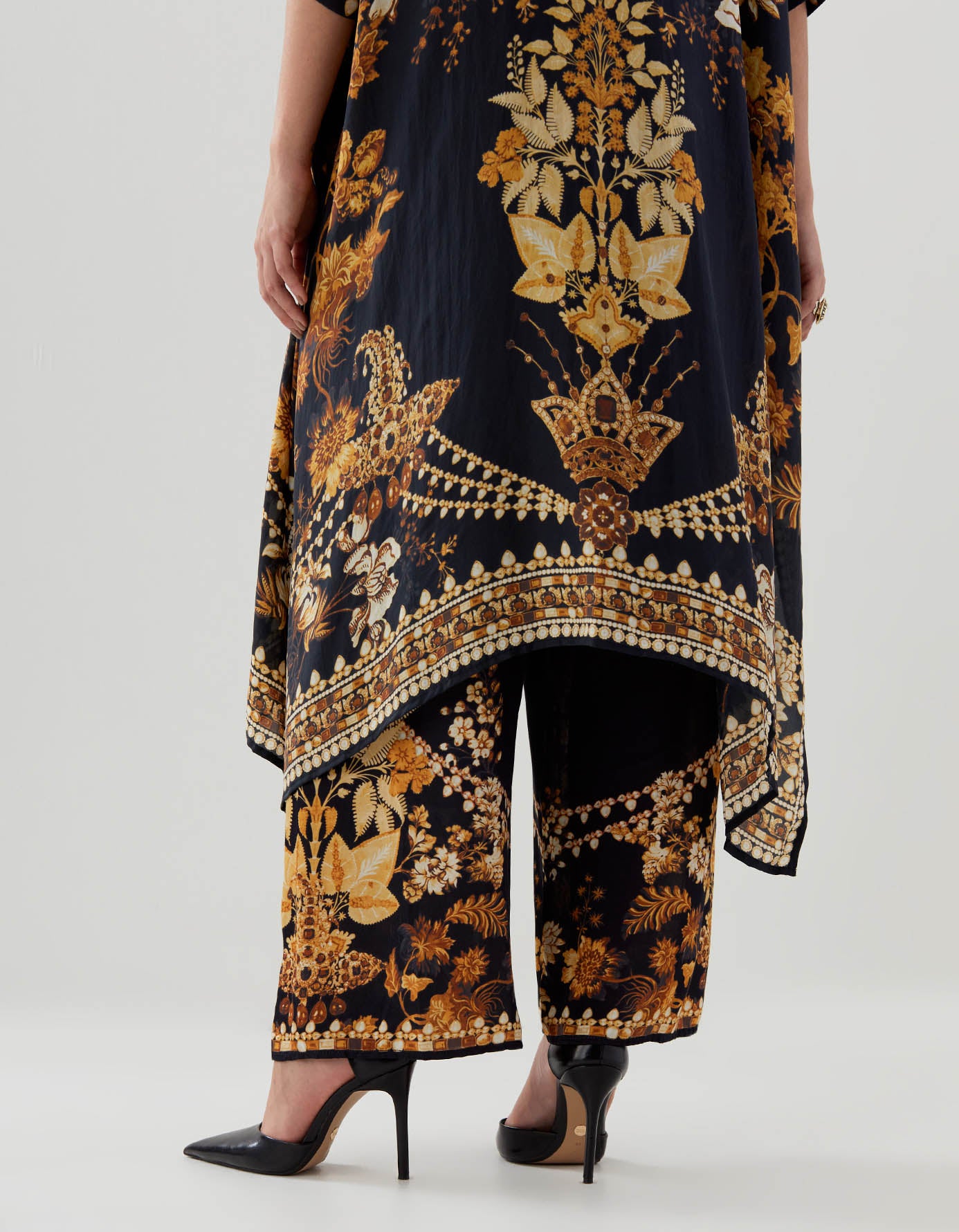 Nizam : Chantelle - Black/Gold