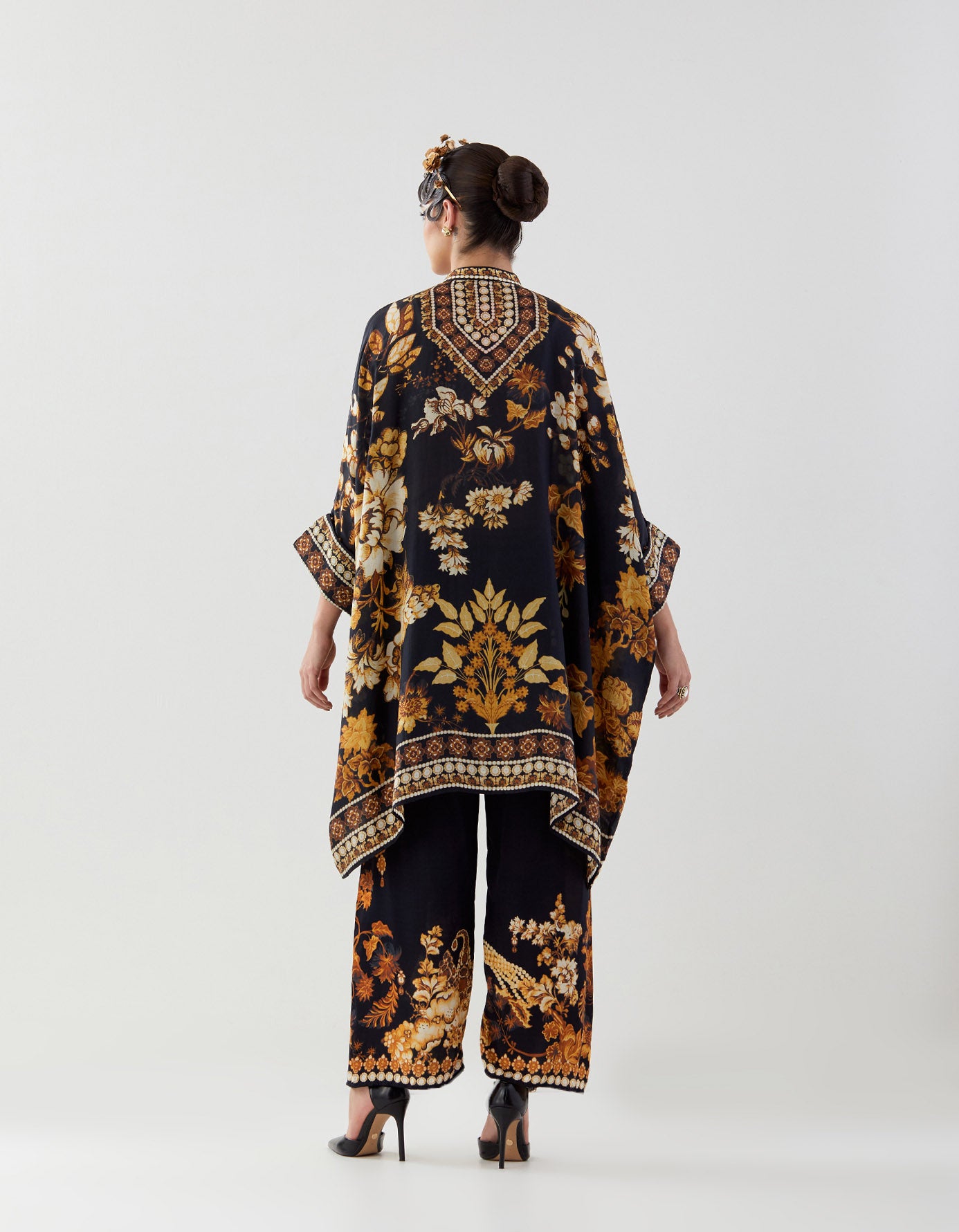 Nizam : Chanel 36" - Black/Gold