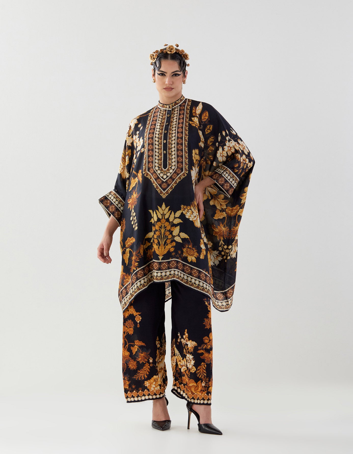 Nizam : Chanel 36" - Black/Gold