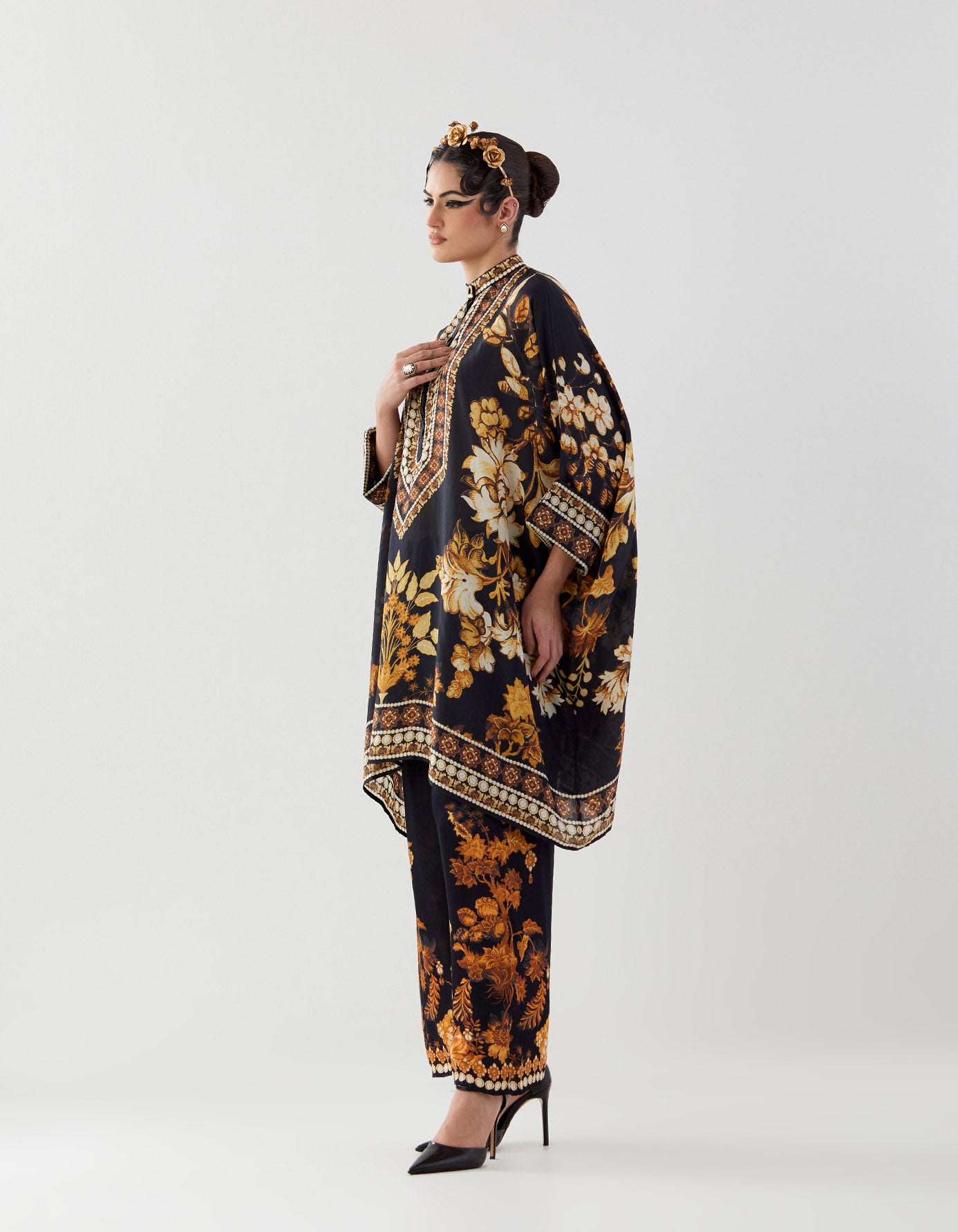 Nizam : Chanel 36" - Black/Gold